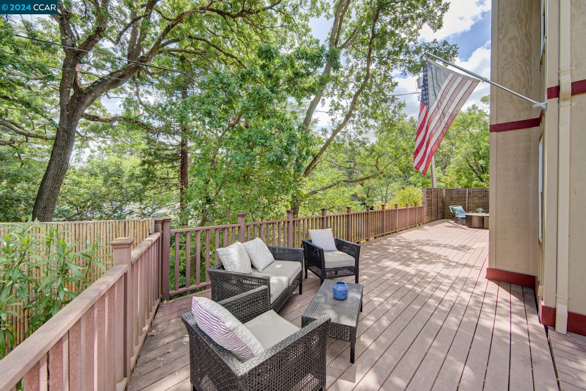 915 Grayson Lane