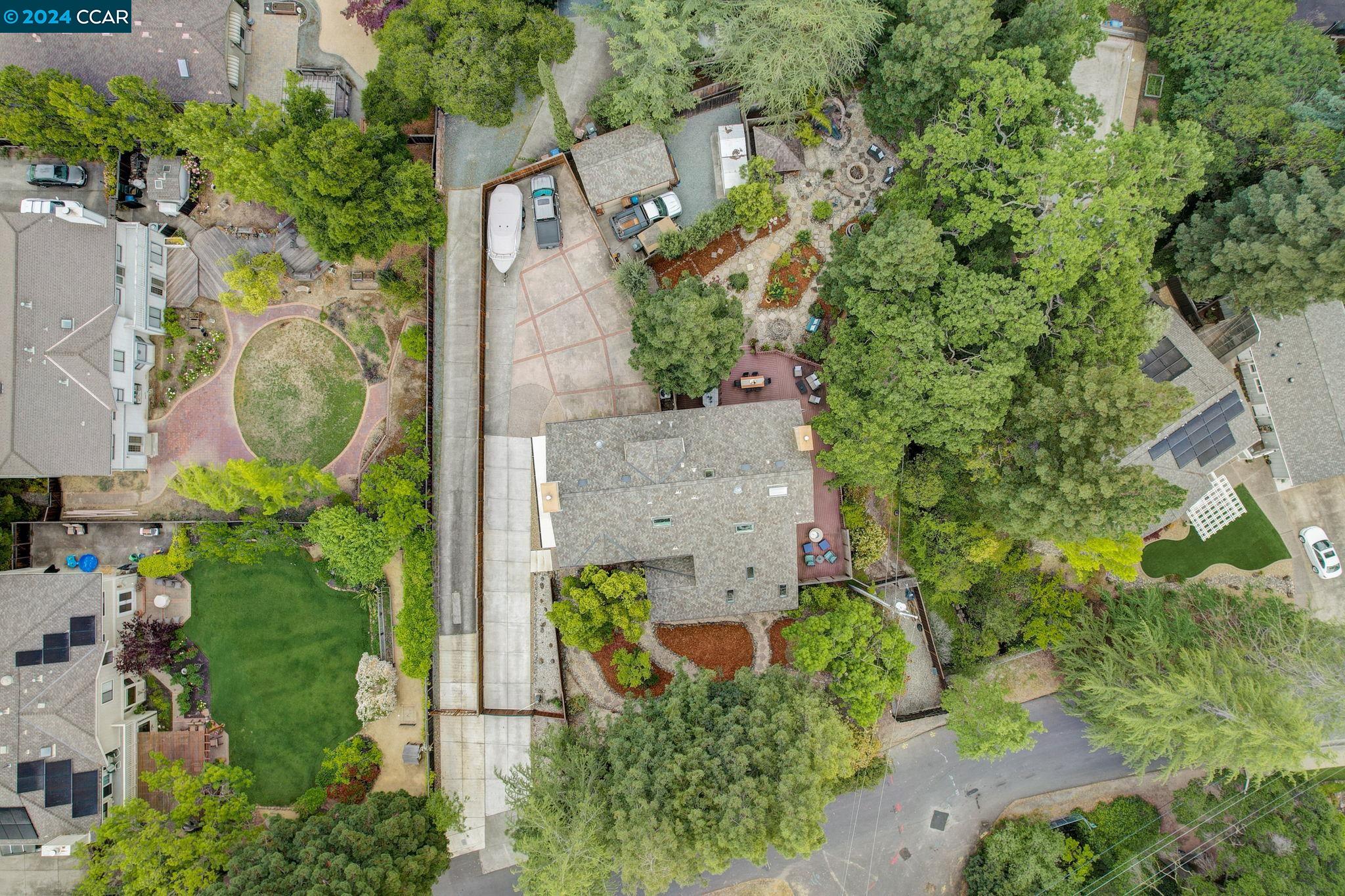 915 Grayson Lane