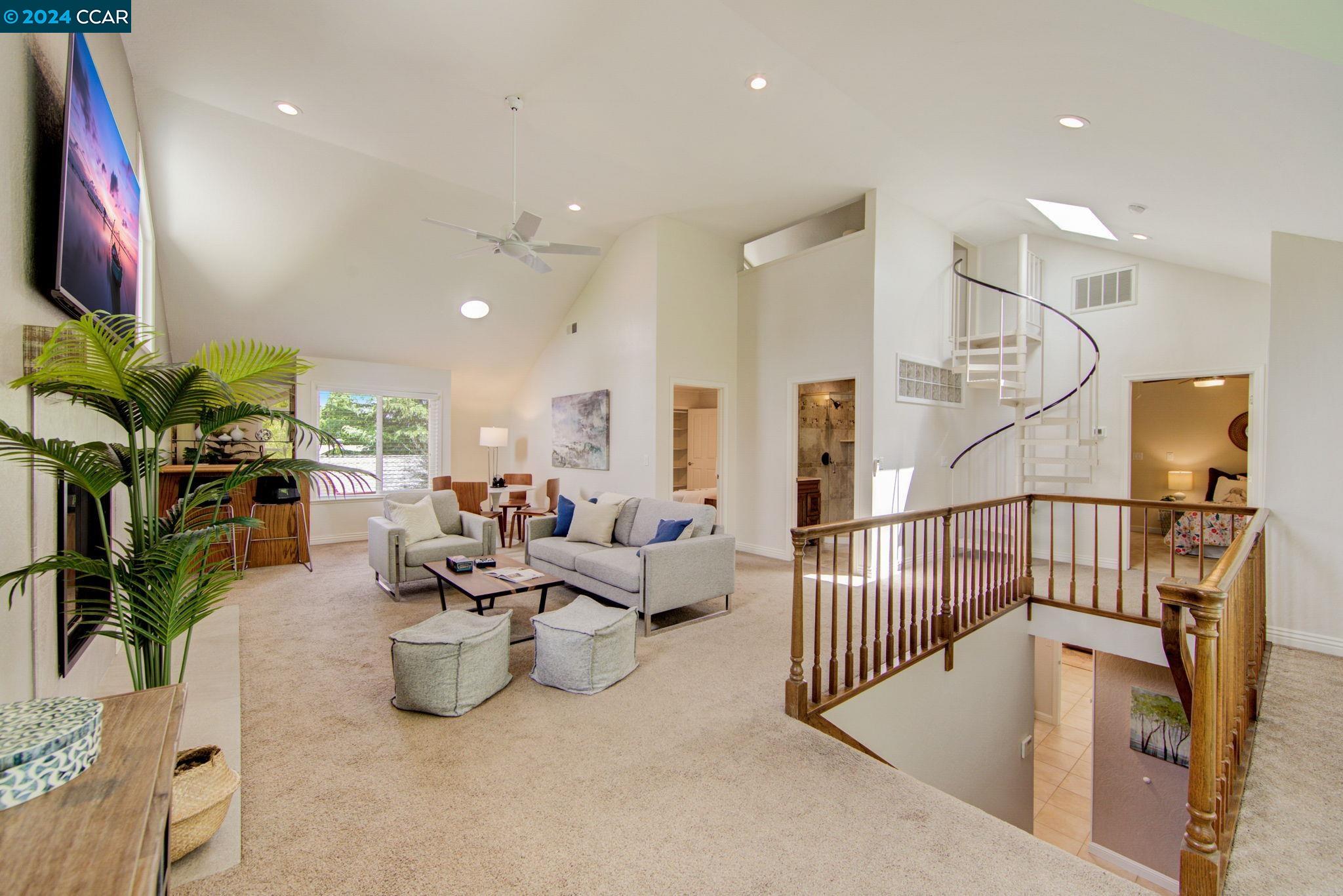 915 Grayson Lane