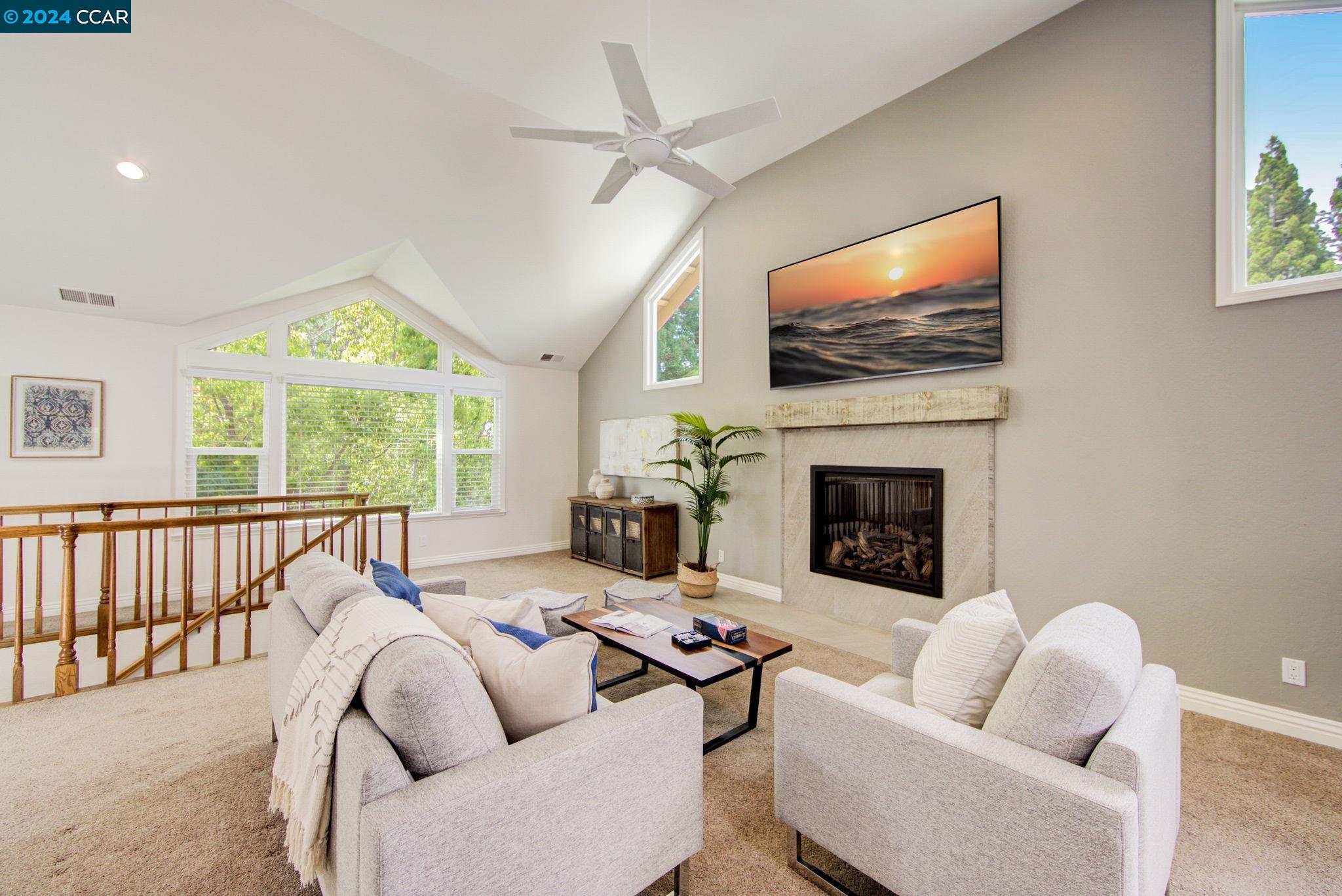 915 Grayson Lane