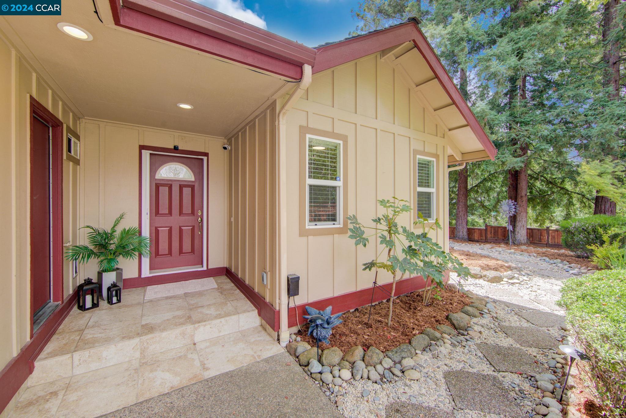 915 Grayson Lane