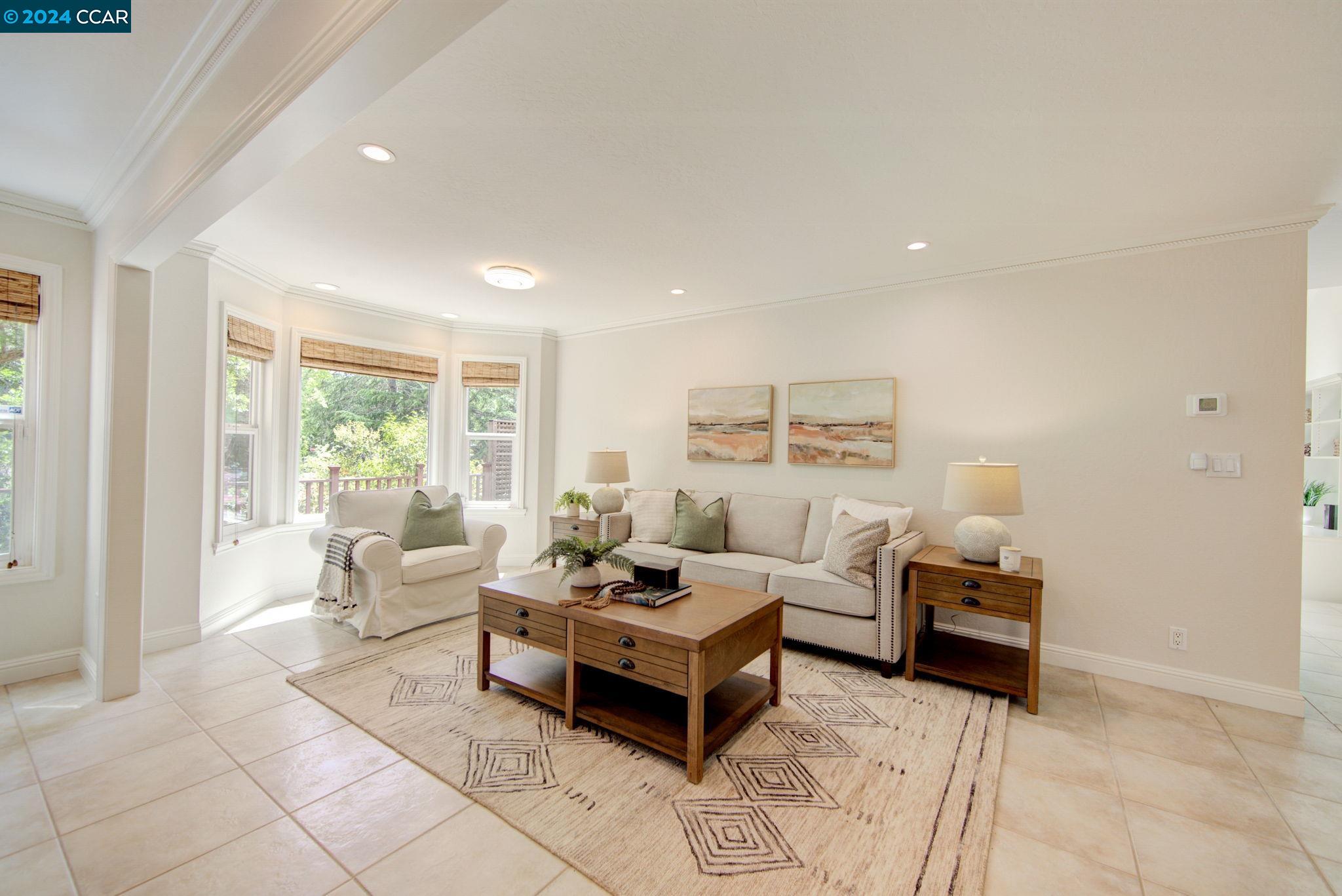 915 Grayson Lane