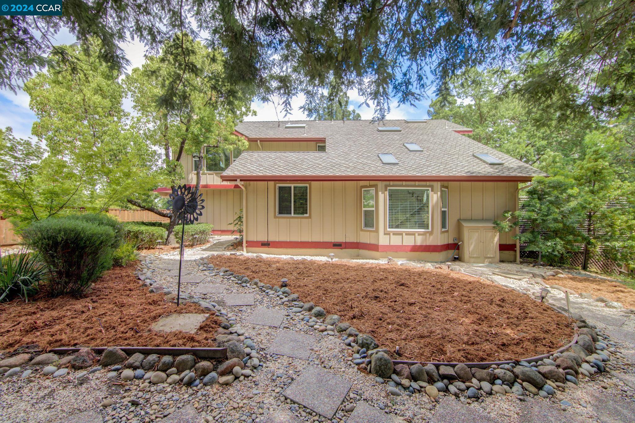 915 Grayson Lane
