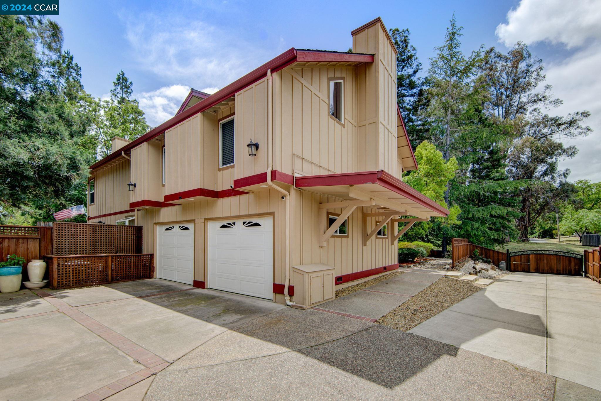 915 Grayson Lane