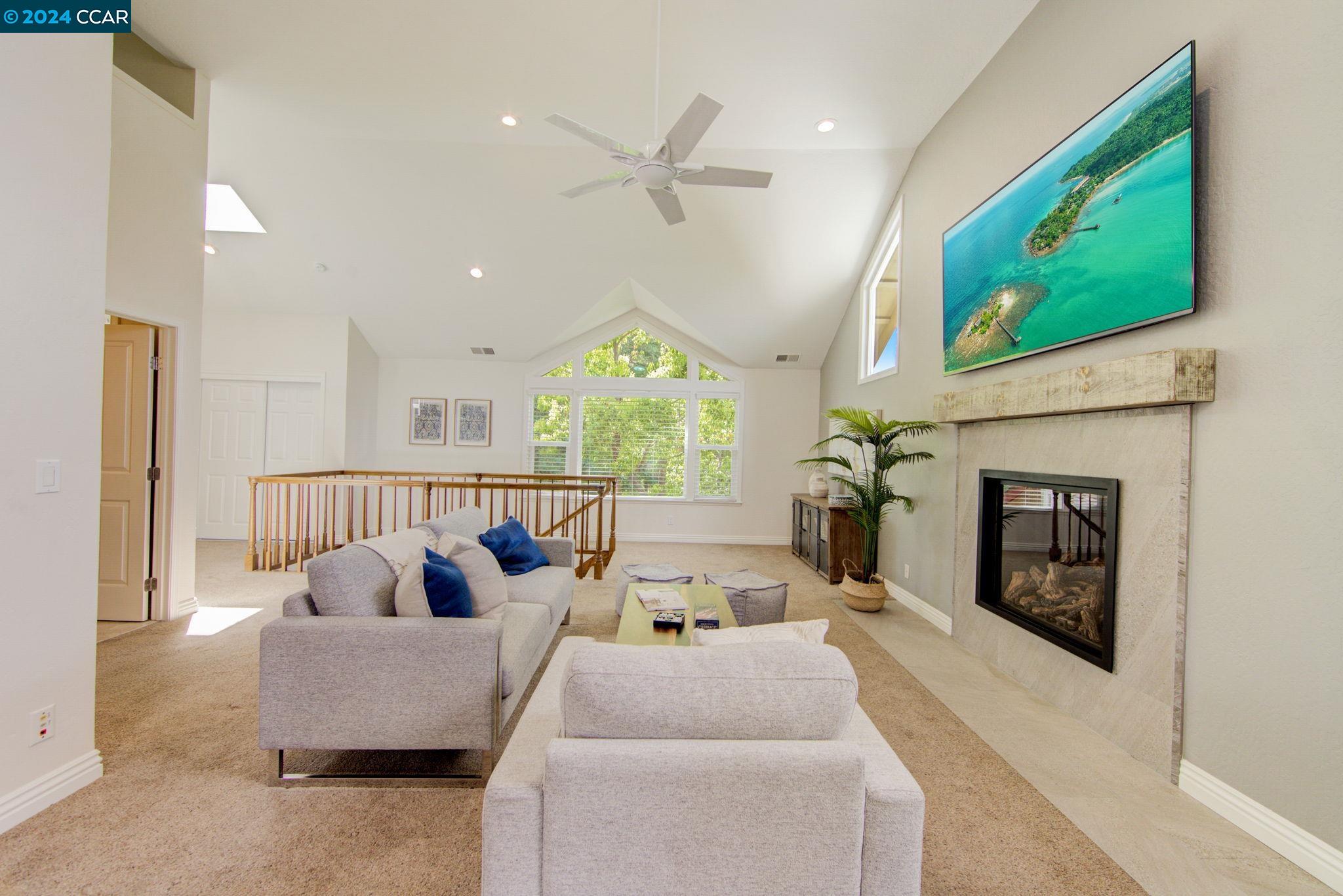 915 Grayson Lane