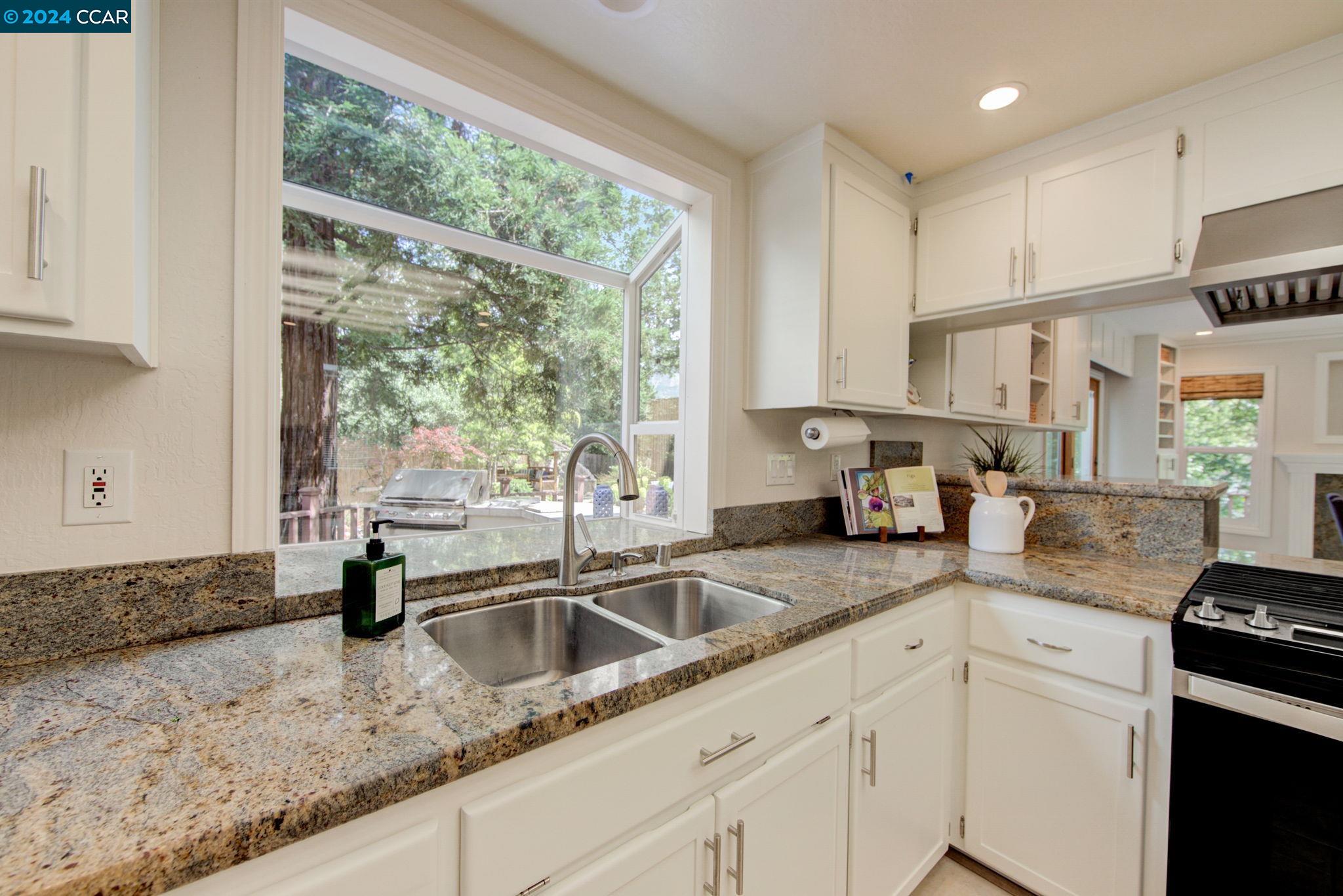 915 Grayson Lane