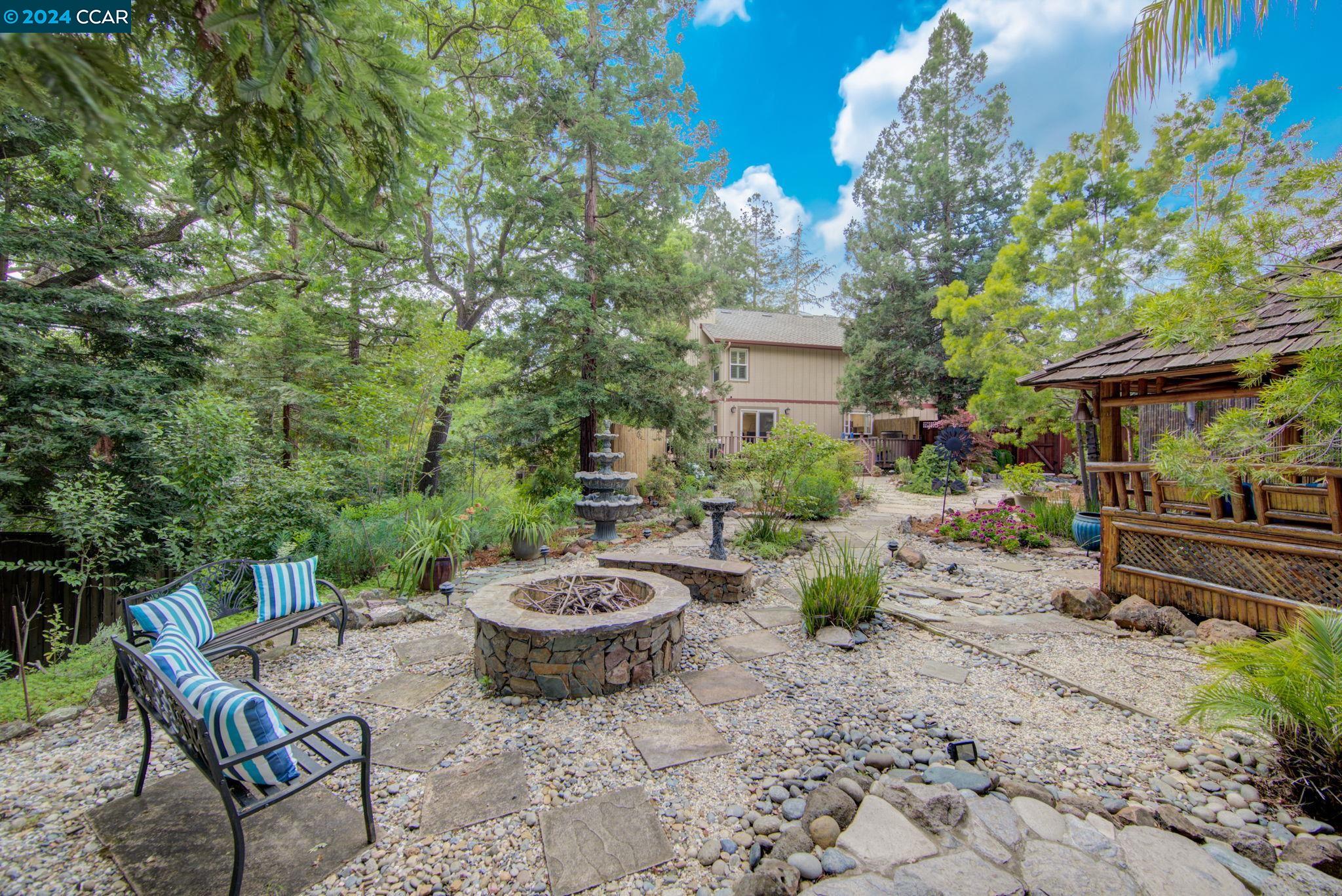 915 Grayson Lane