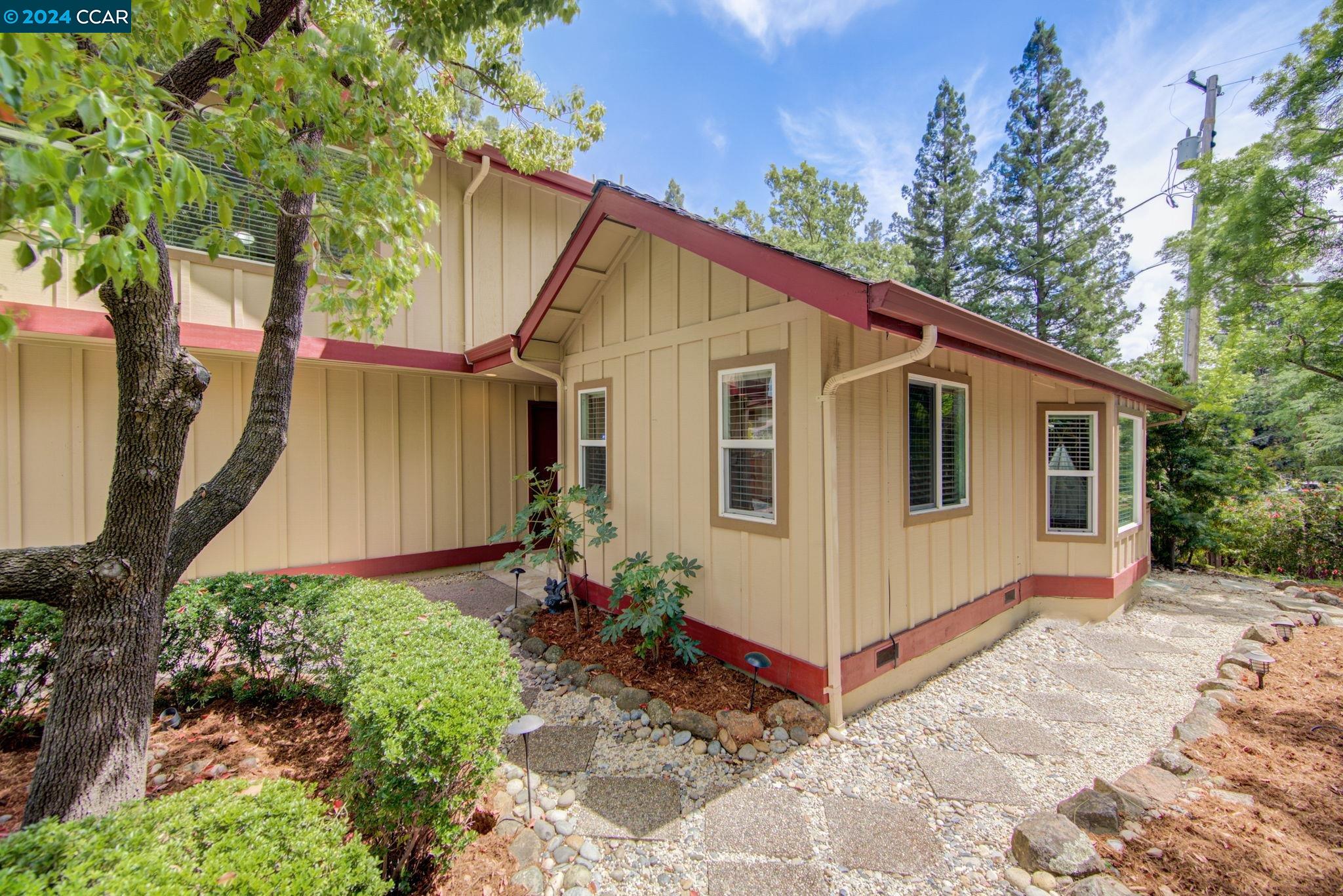 915 Grayson Lane