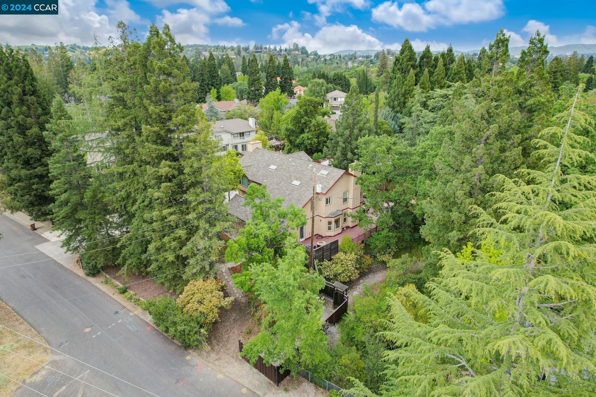 915 Grayson Lane