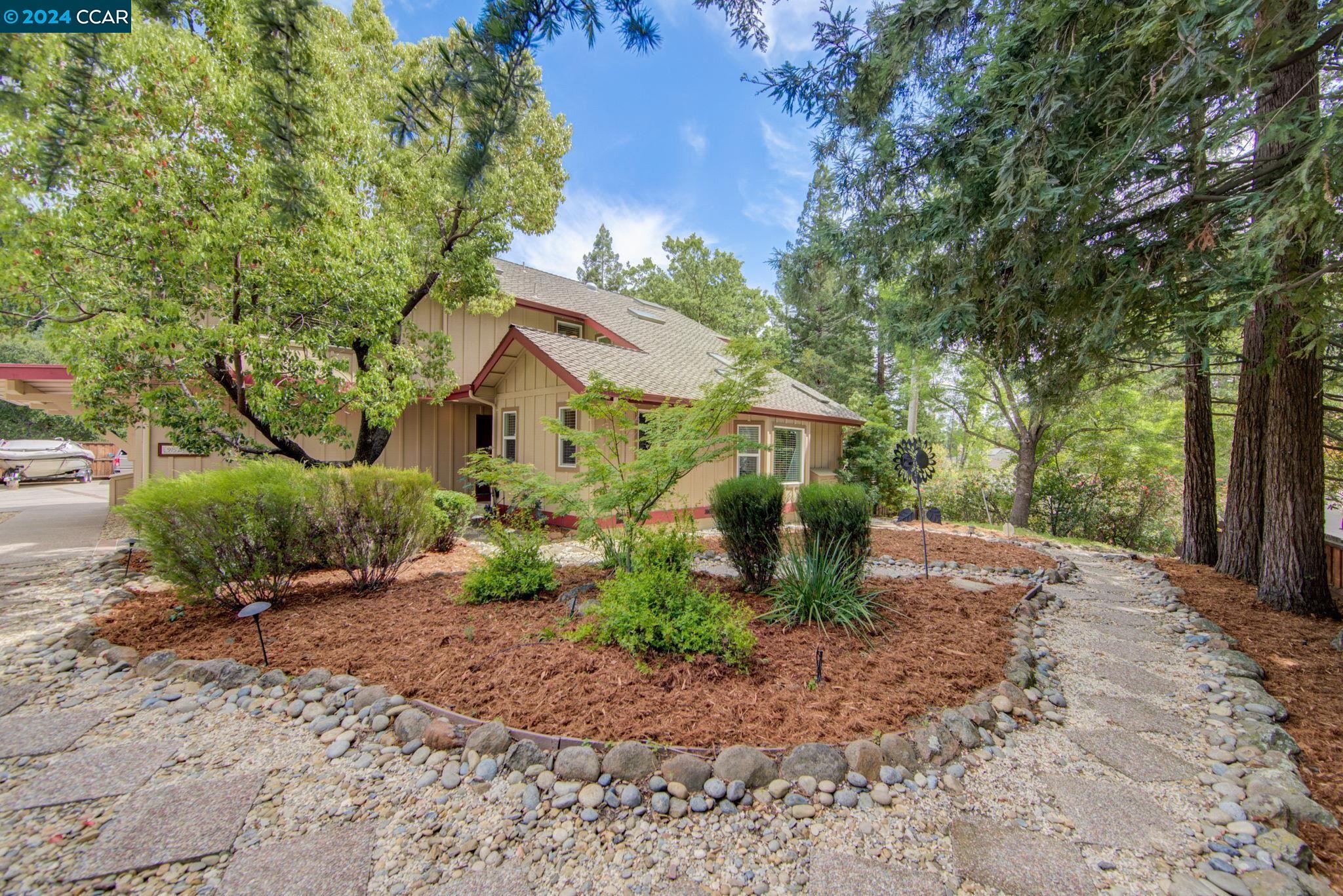 915 Grayson Lane