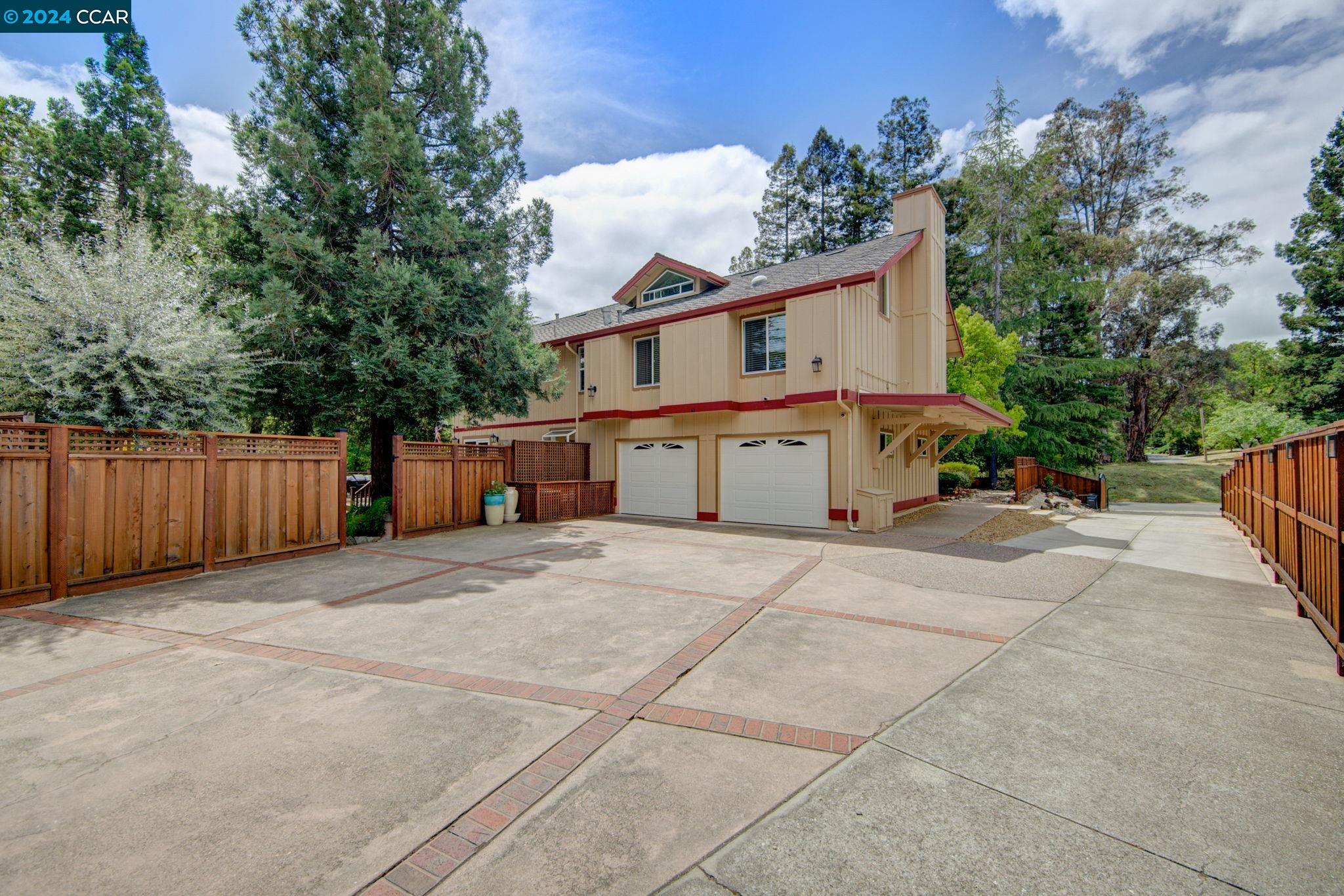 915 Grayson Lane