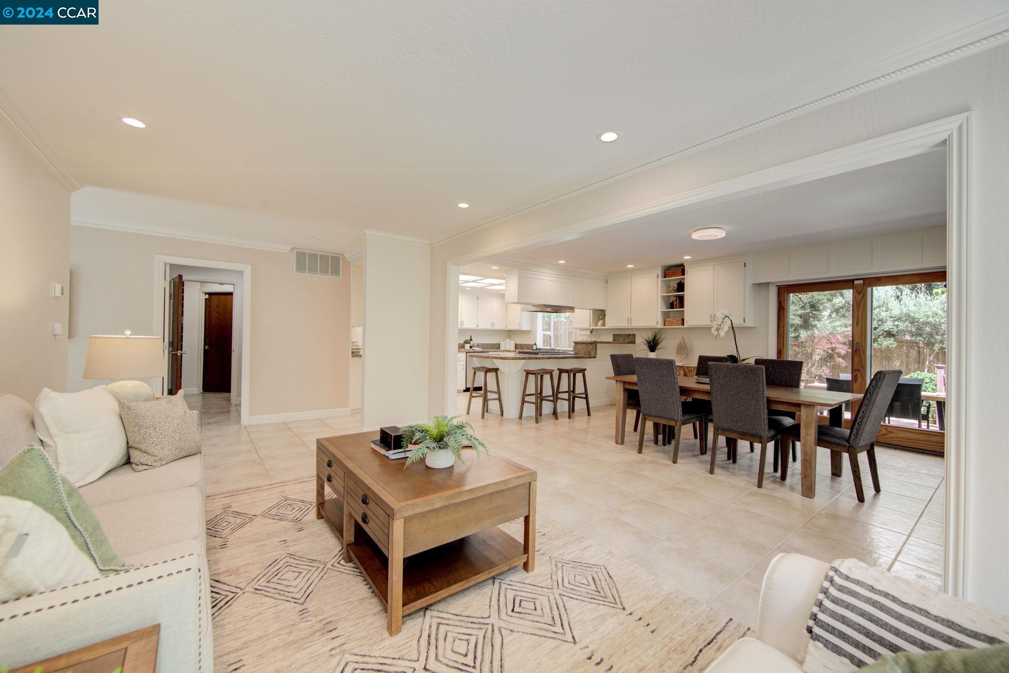 915 Grayson Lane