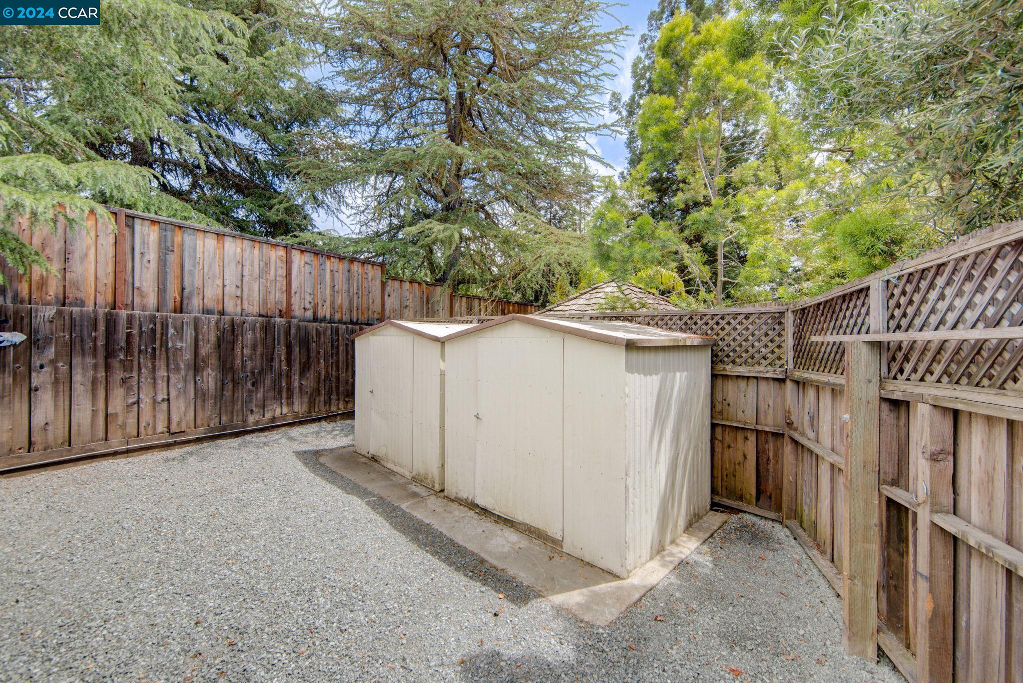 915 Grayson Lane