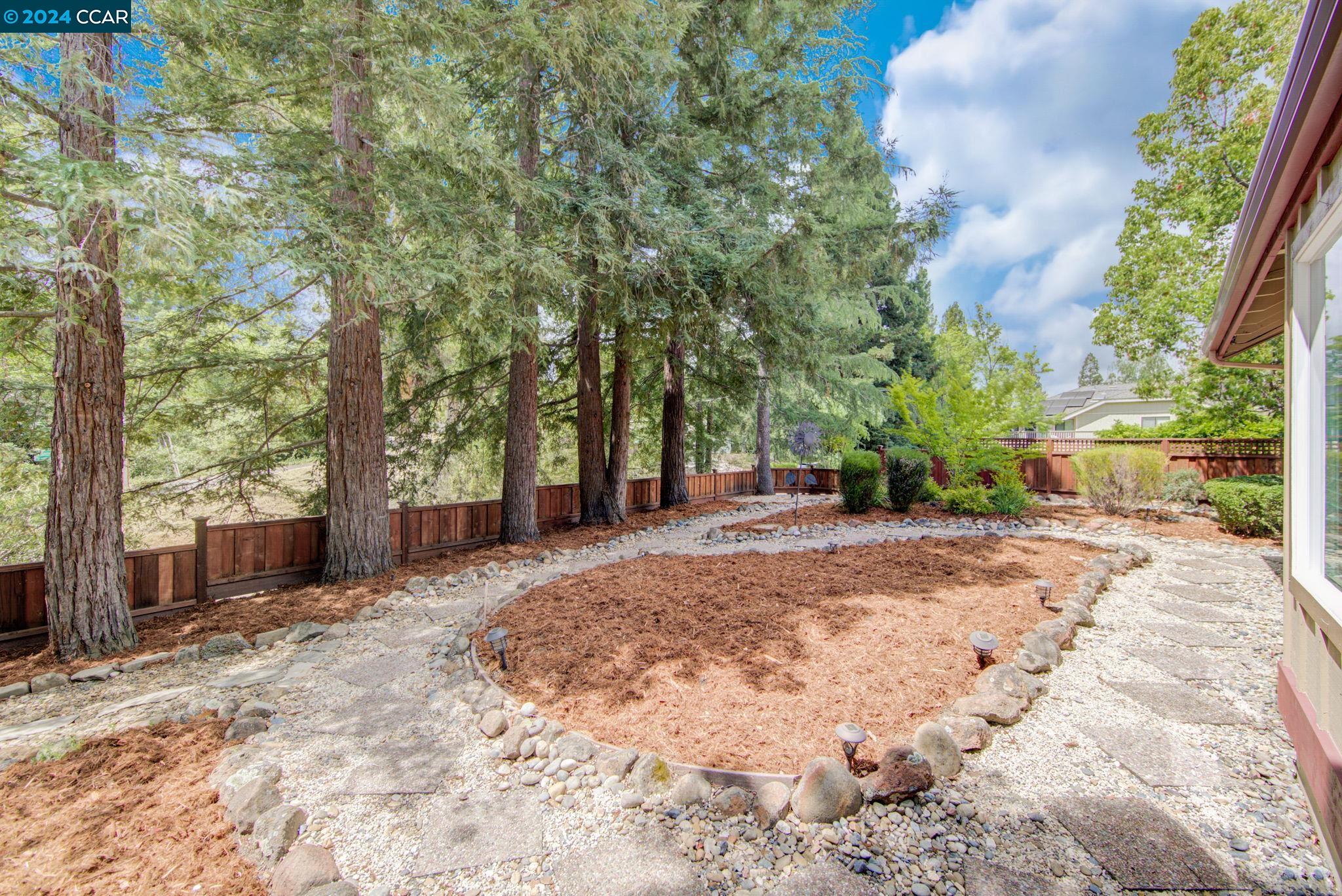 915 Grayson Lane