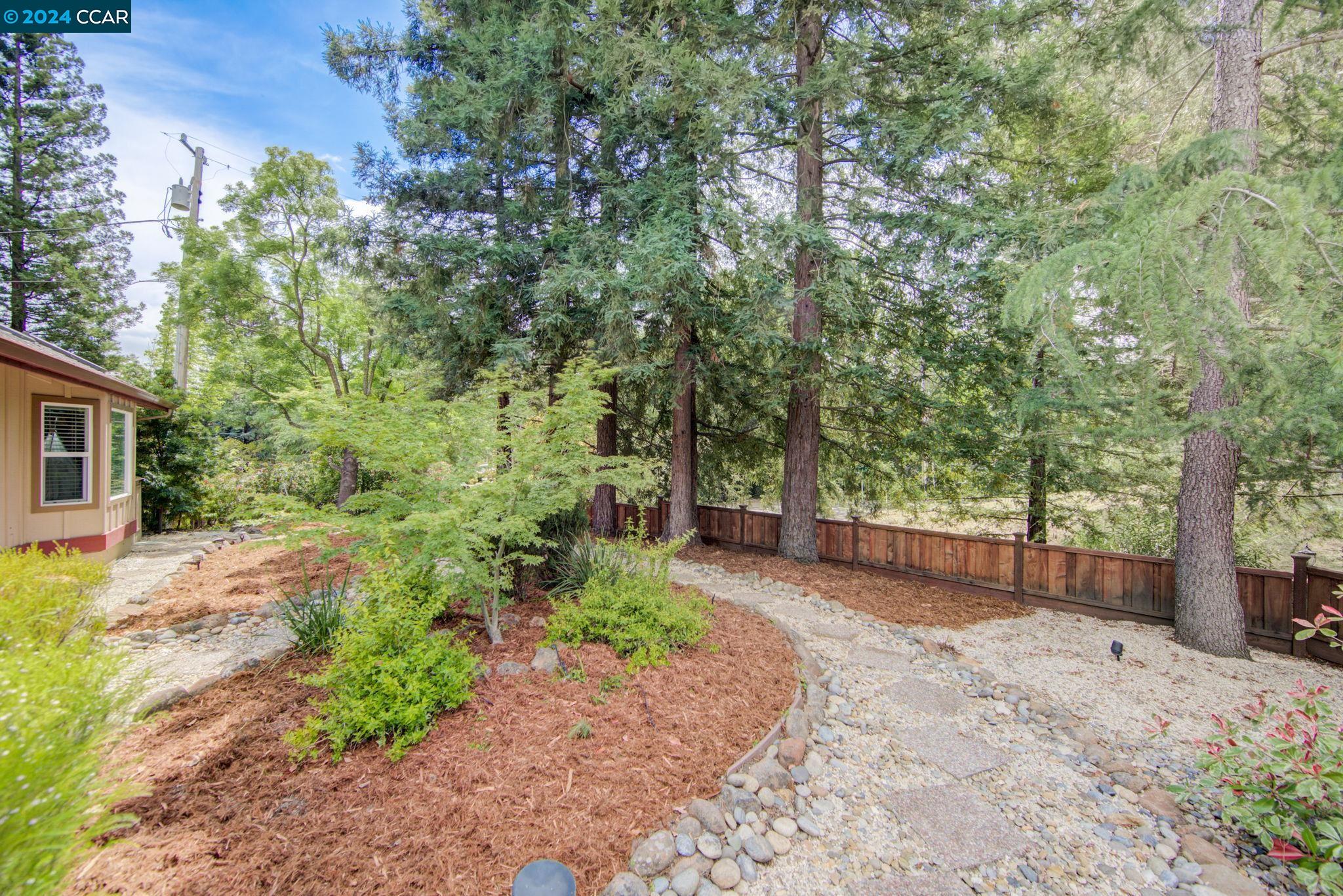 915 Grayson Lane