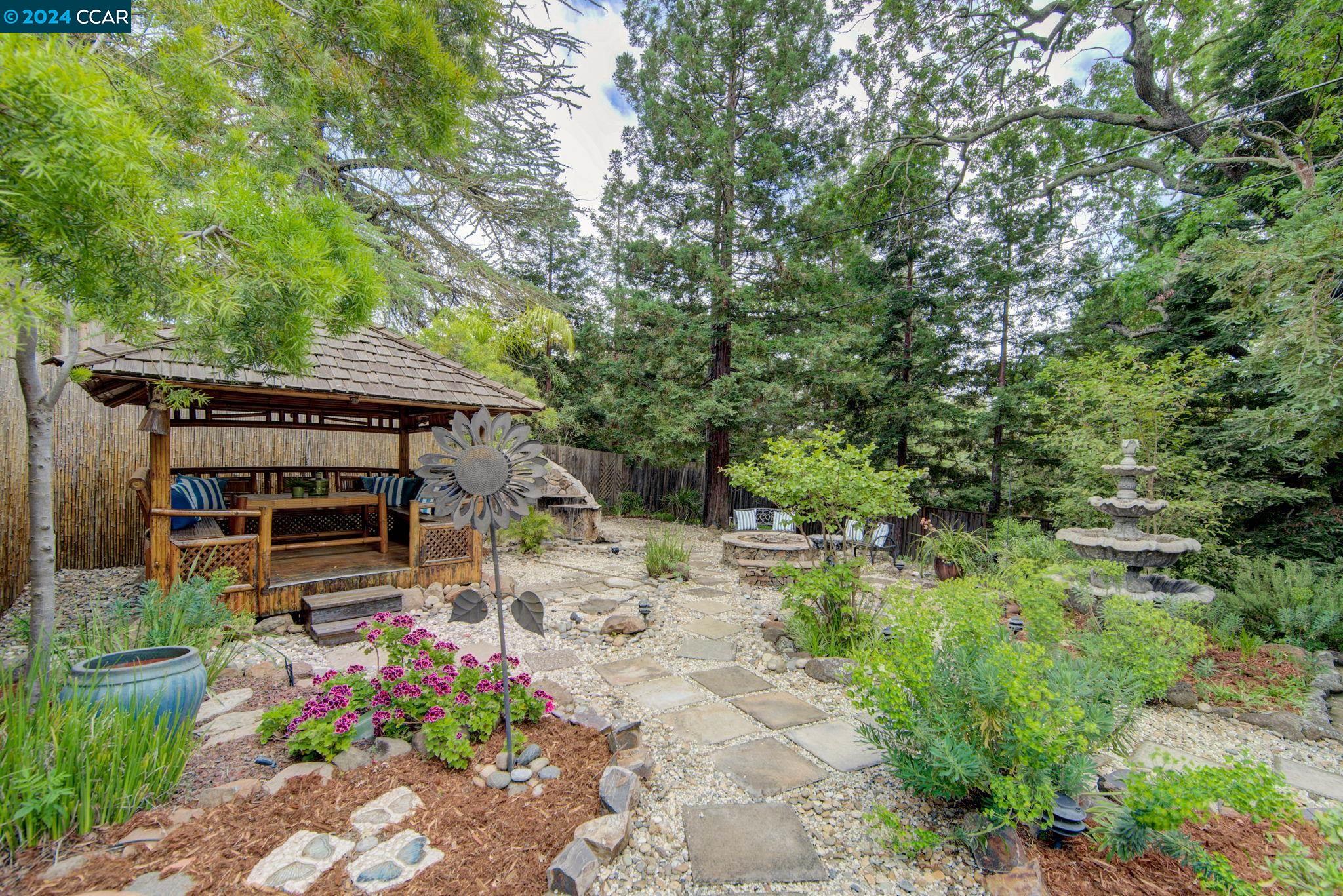 915 Grayson Lane