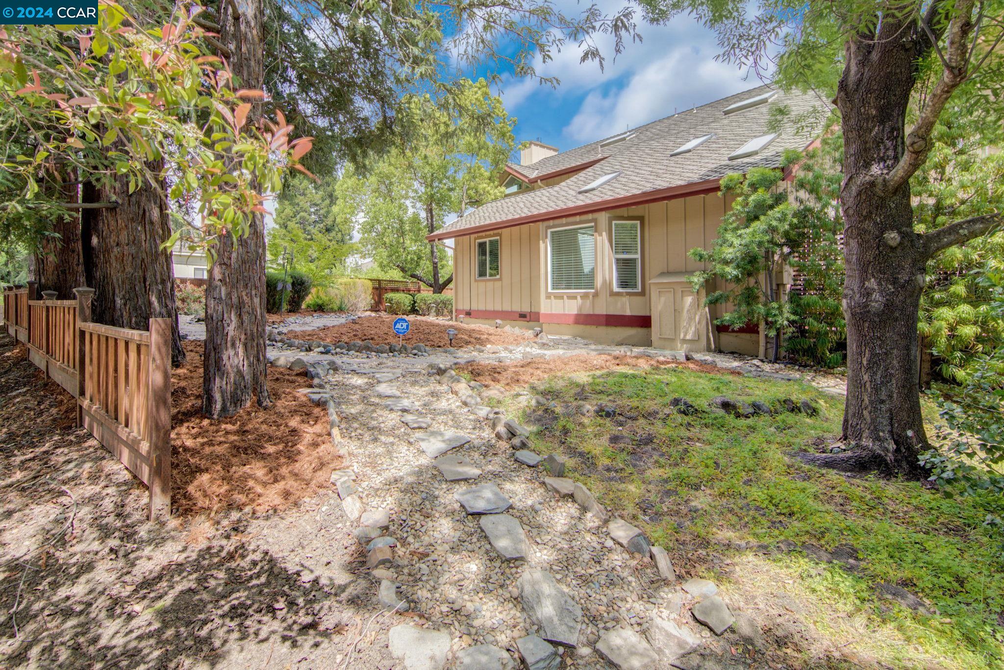 915 Grayson Lane