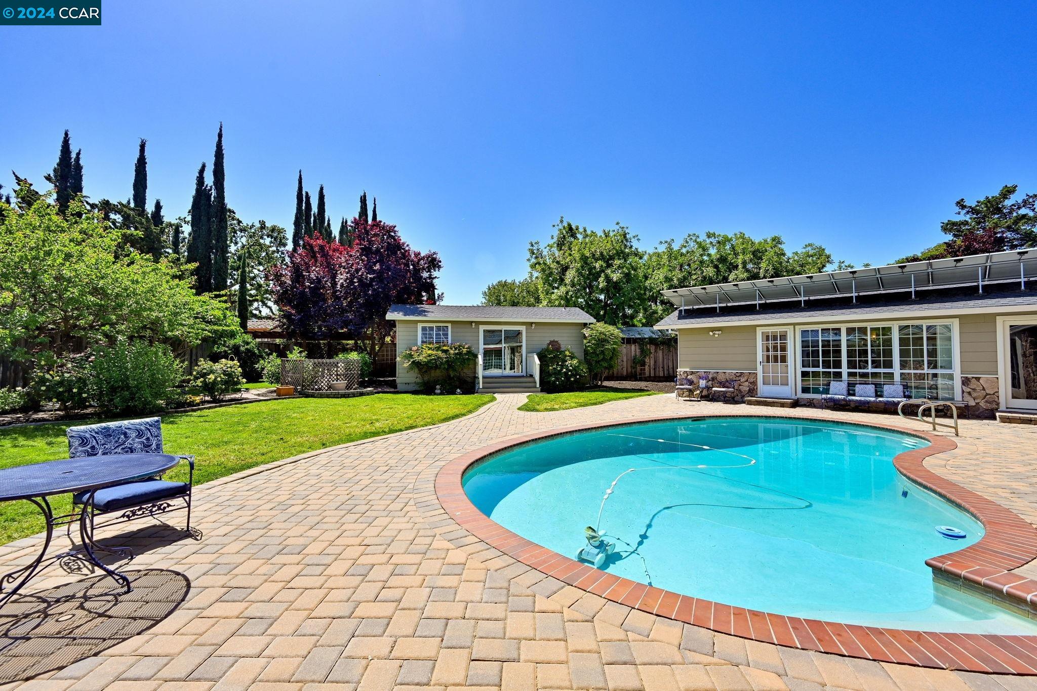 1649 Georgia Dr