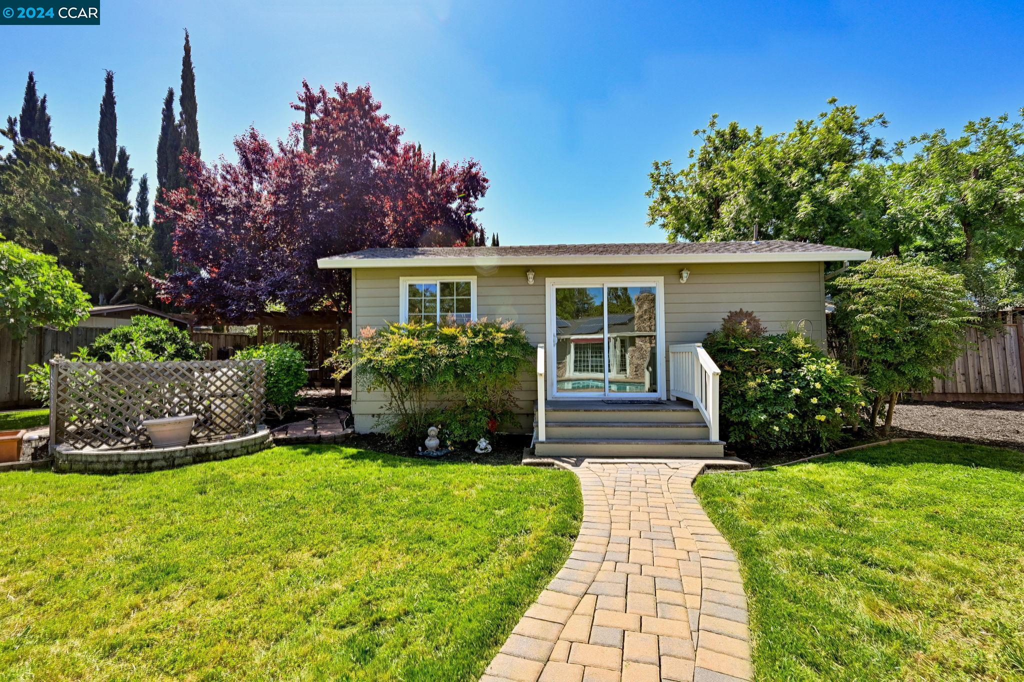 1649 Georgia Dr