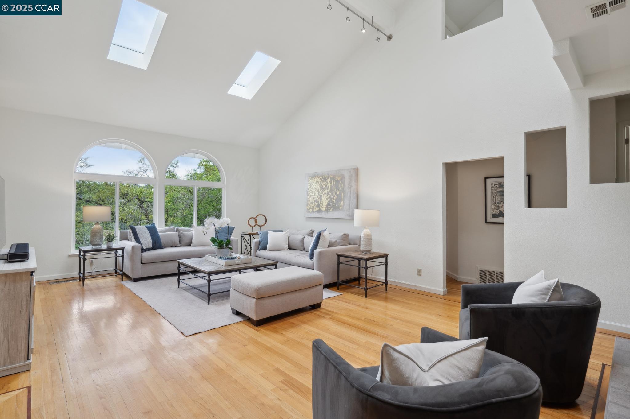 3555 Old Mountain View Dr.