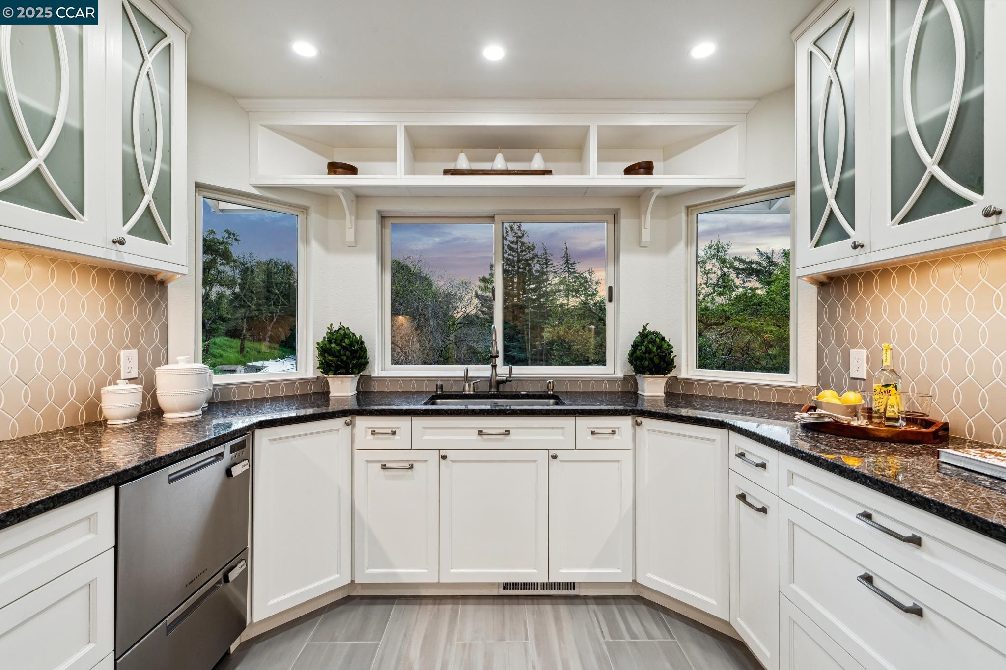3555 Old Mountain View Dr.