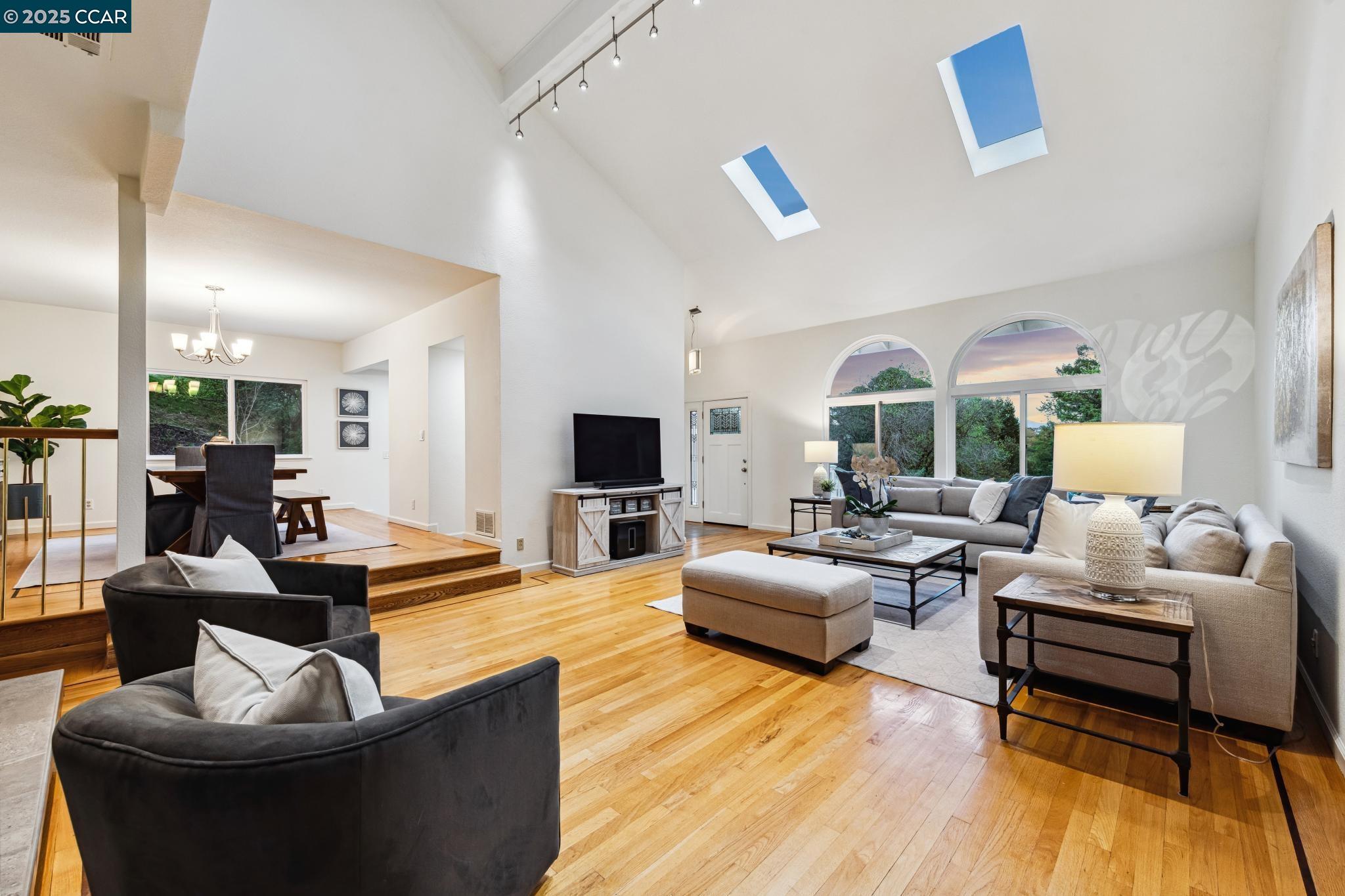 3555 Old Mountain View Dr.