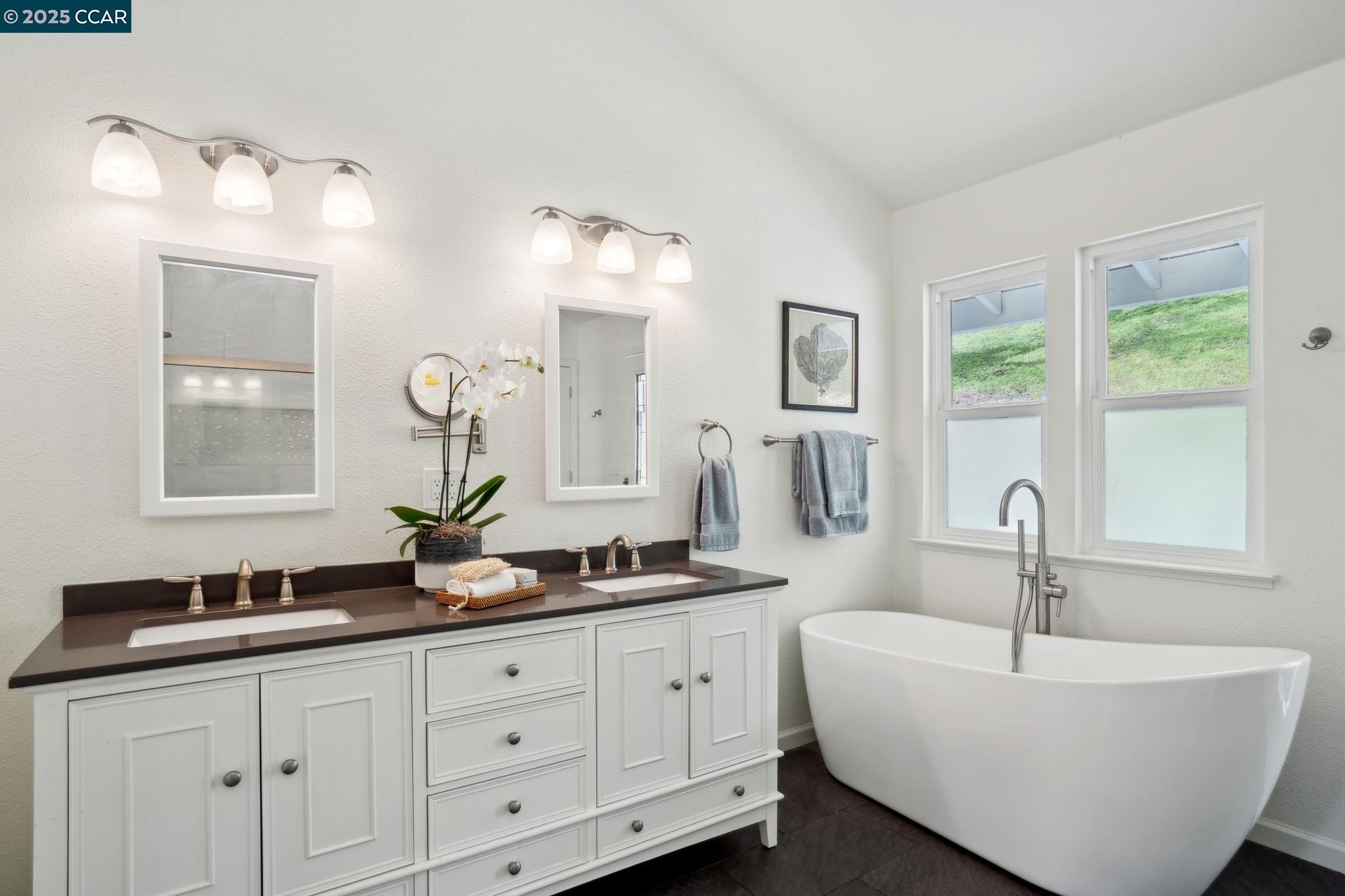 3555 Old Mountain View Dr.