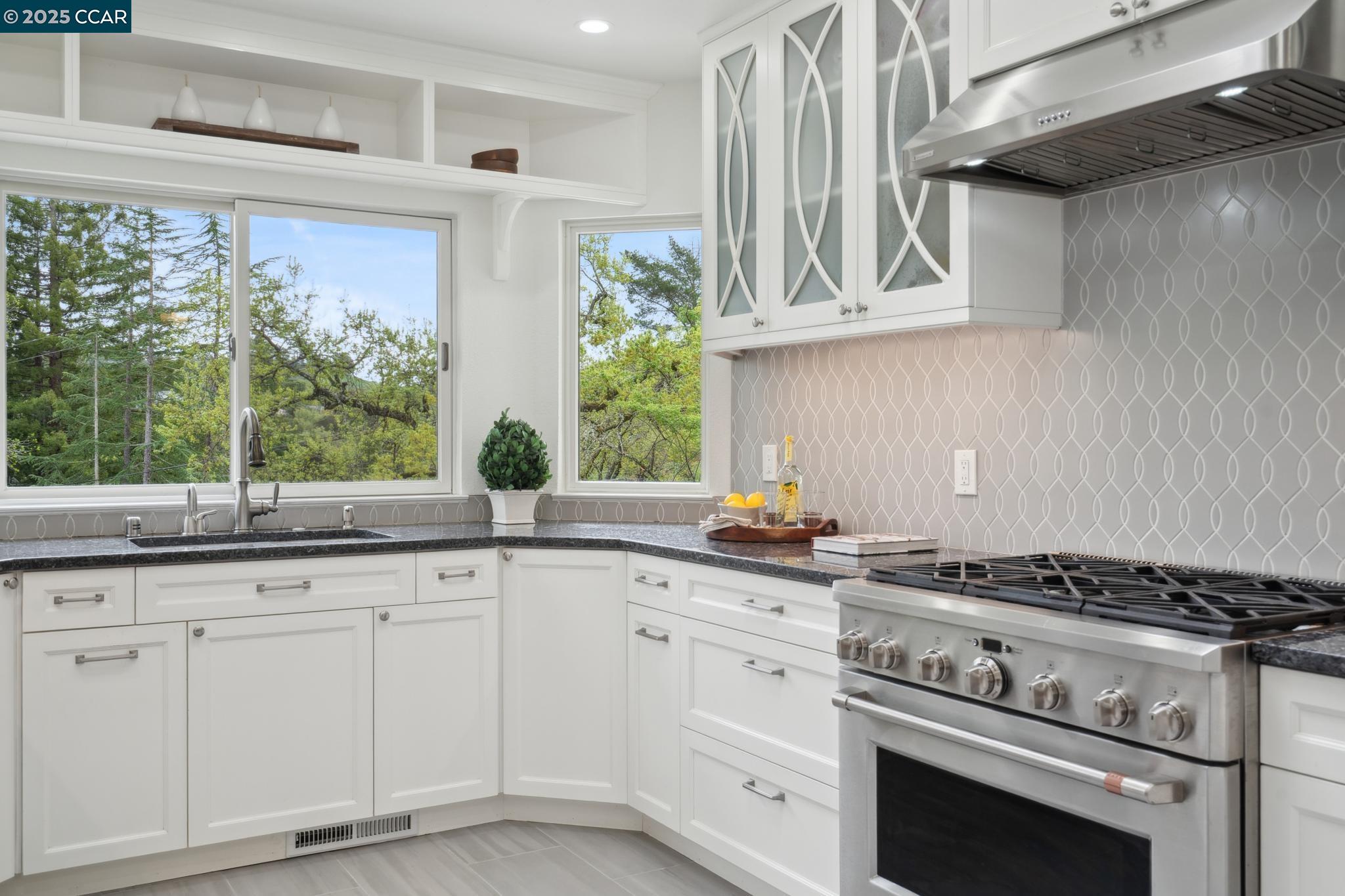 3555 Old Mountain View Dr.