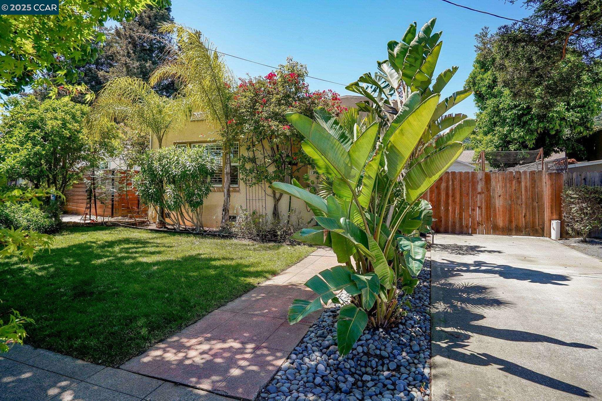 1714 Alhambra Ave