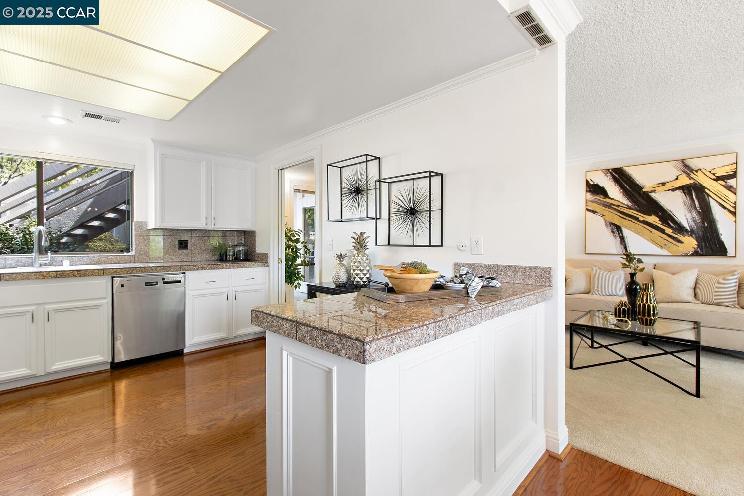 2633 Saklan Indian Dr # 4