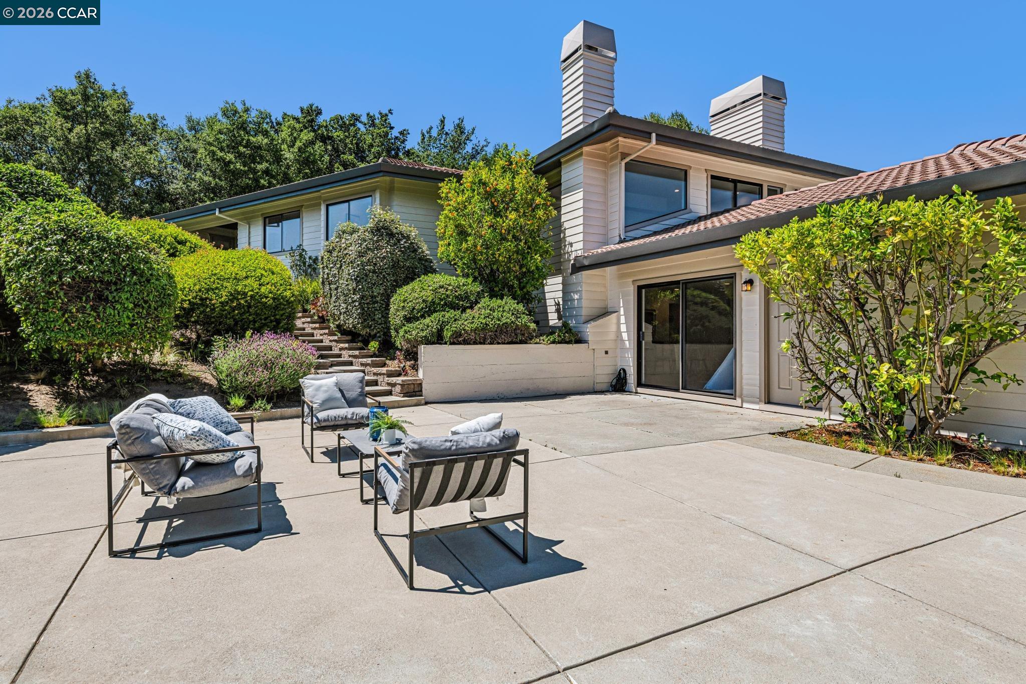 6 Tanglewood Lane