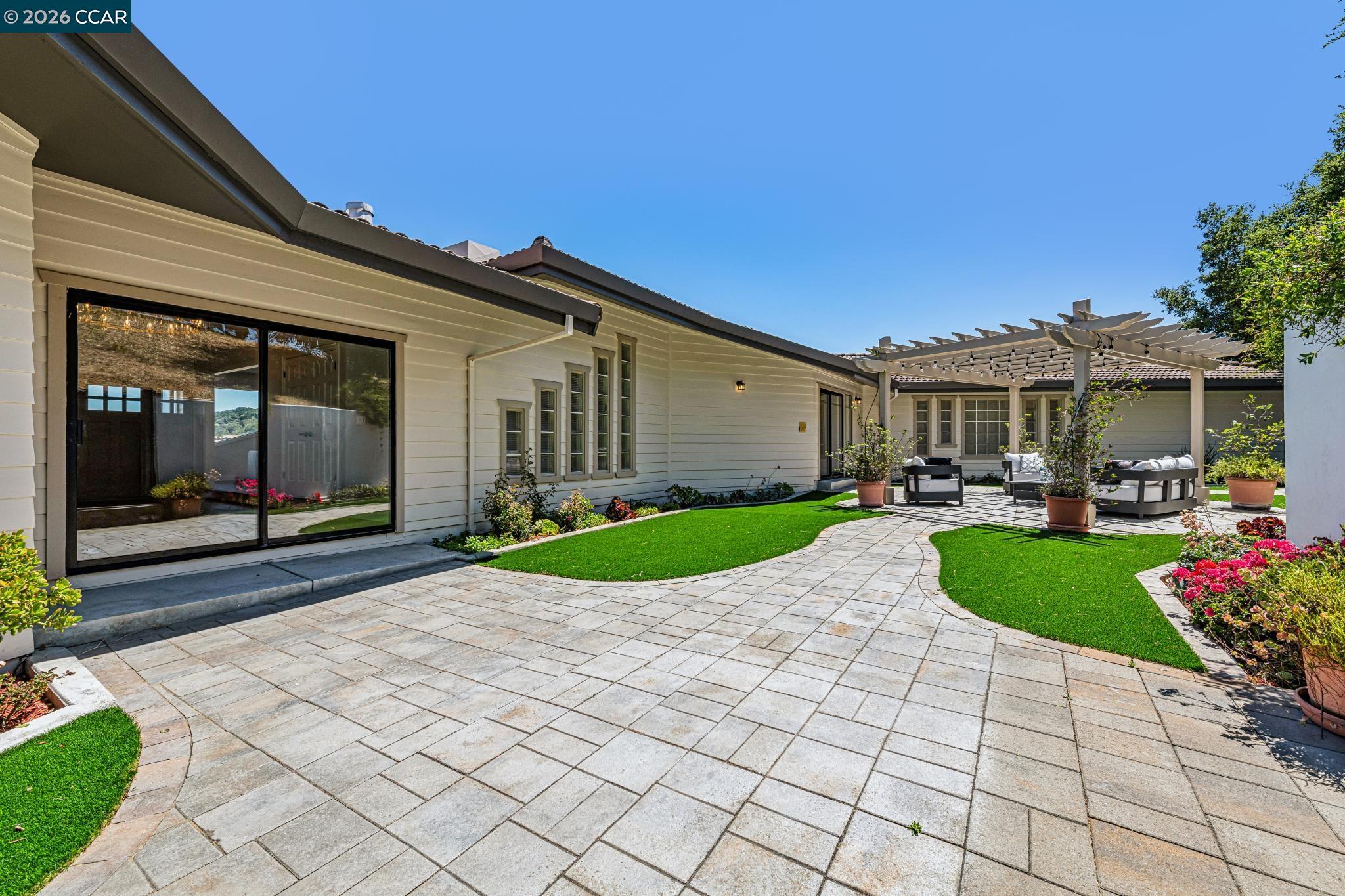 6 Tanglewood Lane