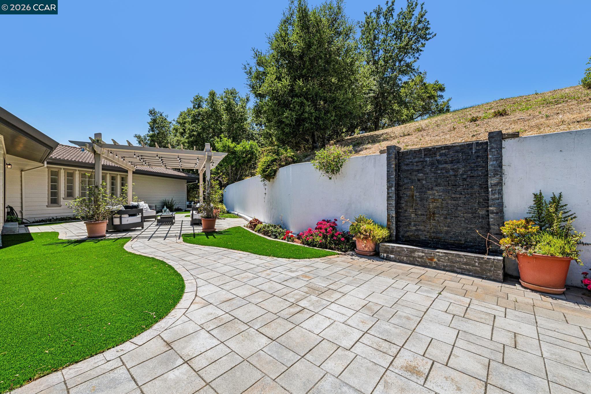 6 Tanglewood Lane
