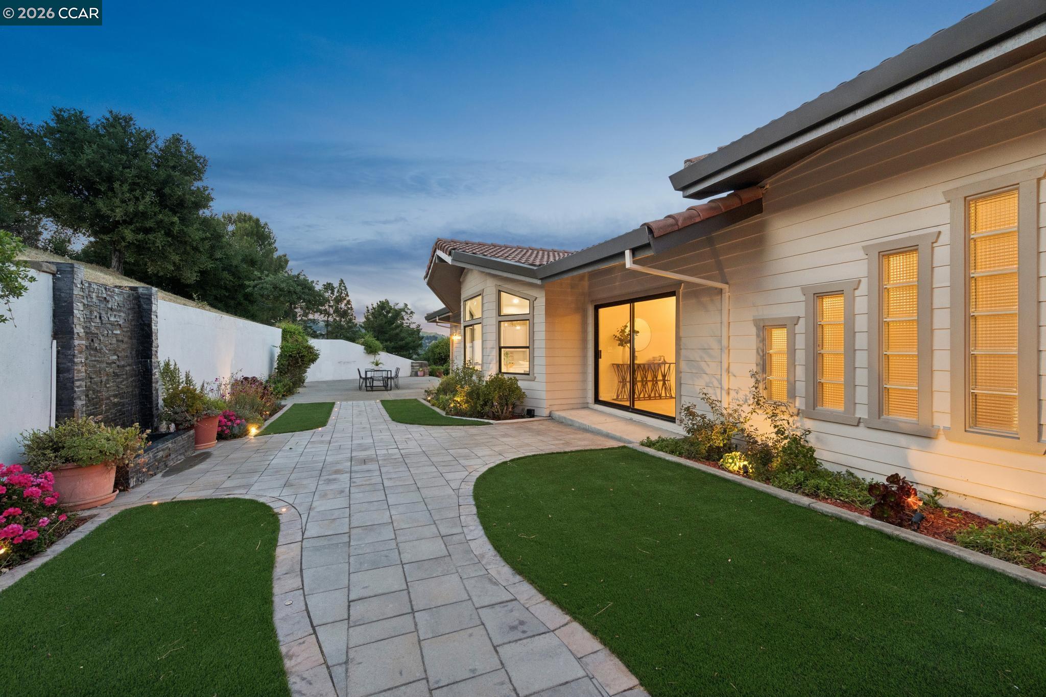 6 Tanglewood Lane
