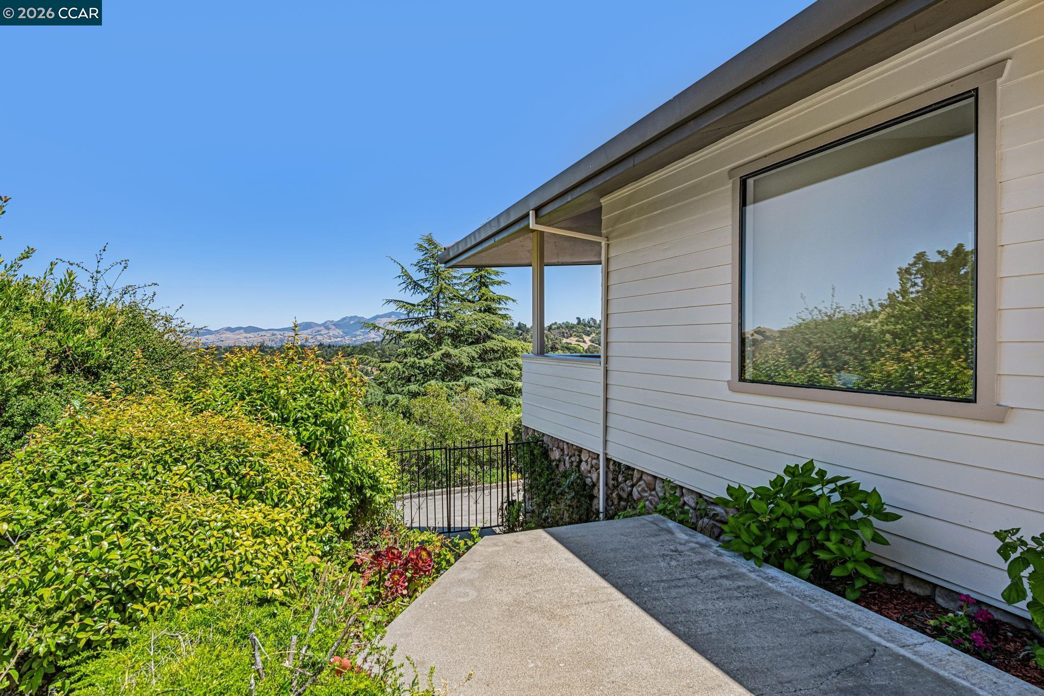 6 Tanglewood Lane