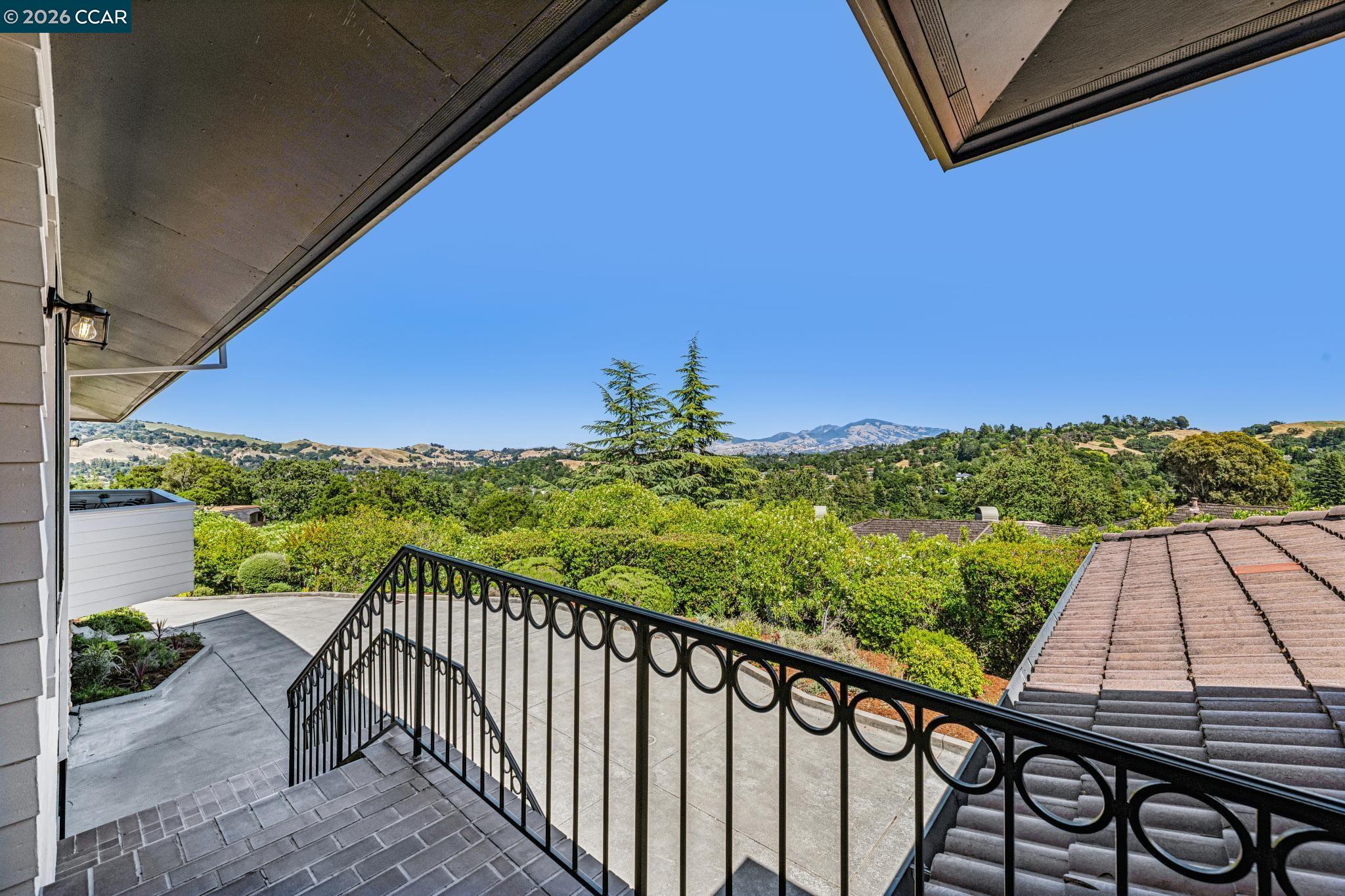 6 Tanglewood Lane