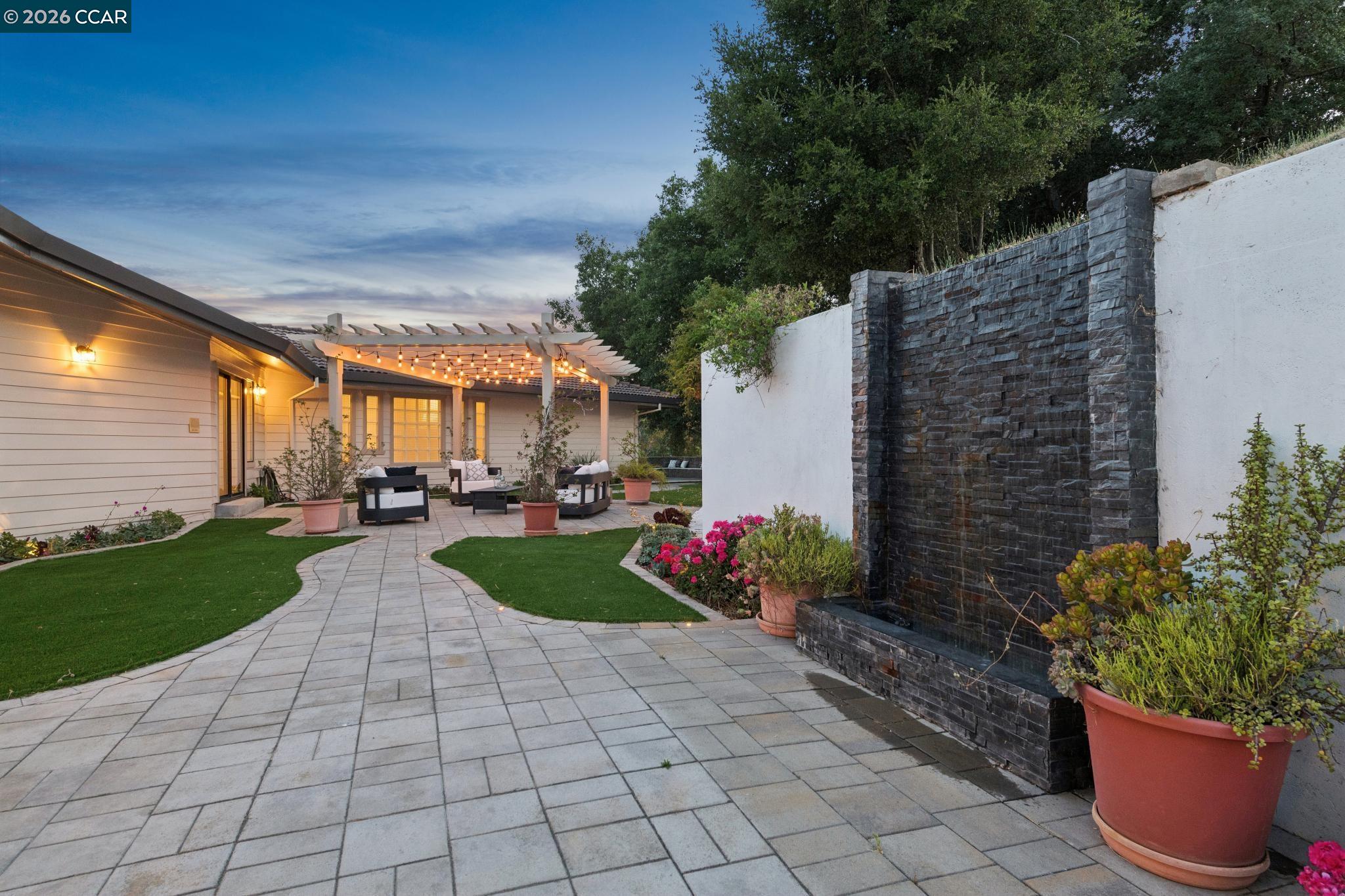 6 Tanglewood Lane