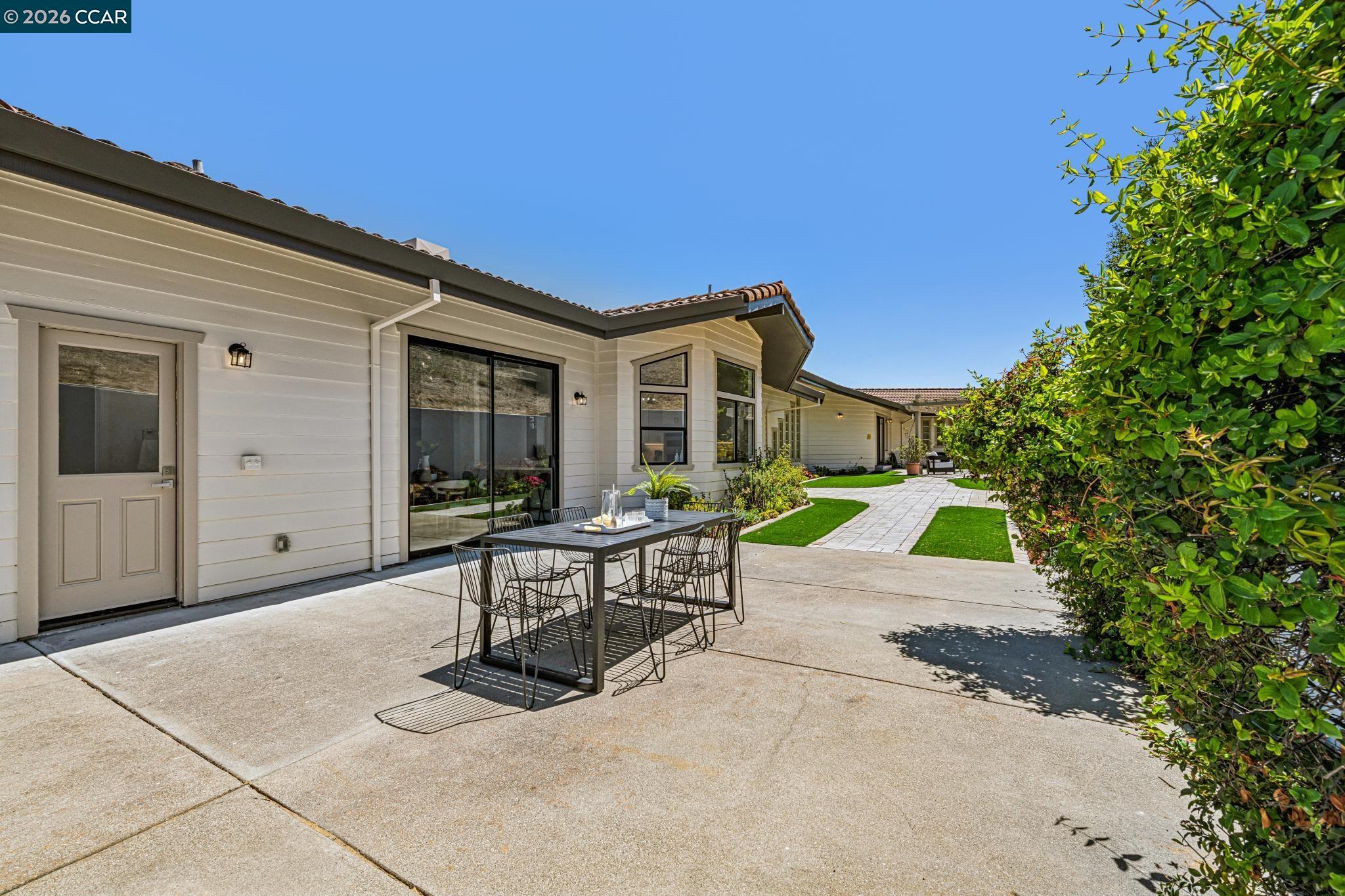 6 Tanglewood Lane
