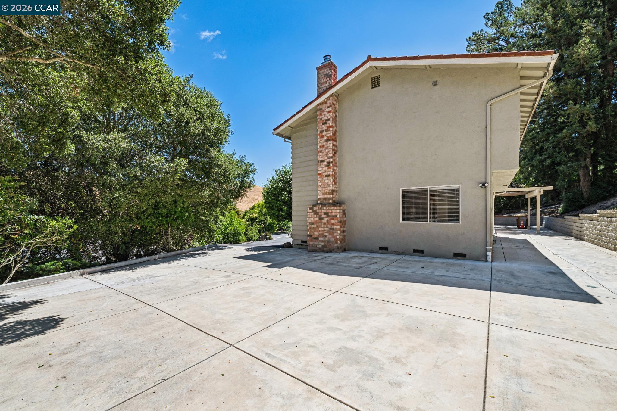 486 Butterfield Place