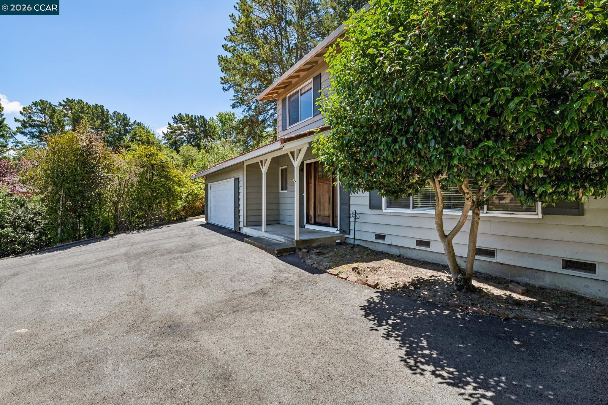 486 Butterfield Place