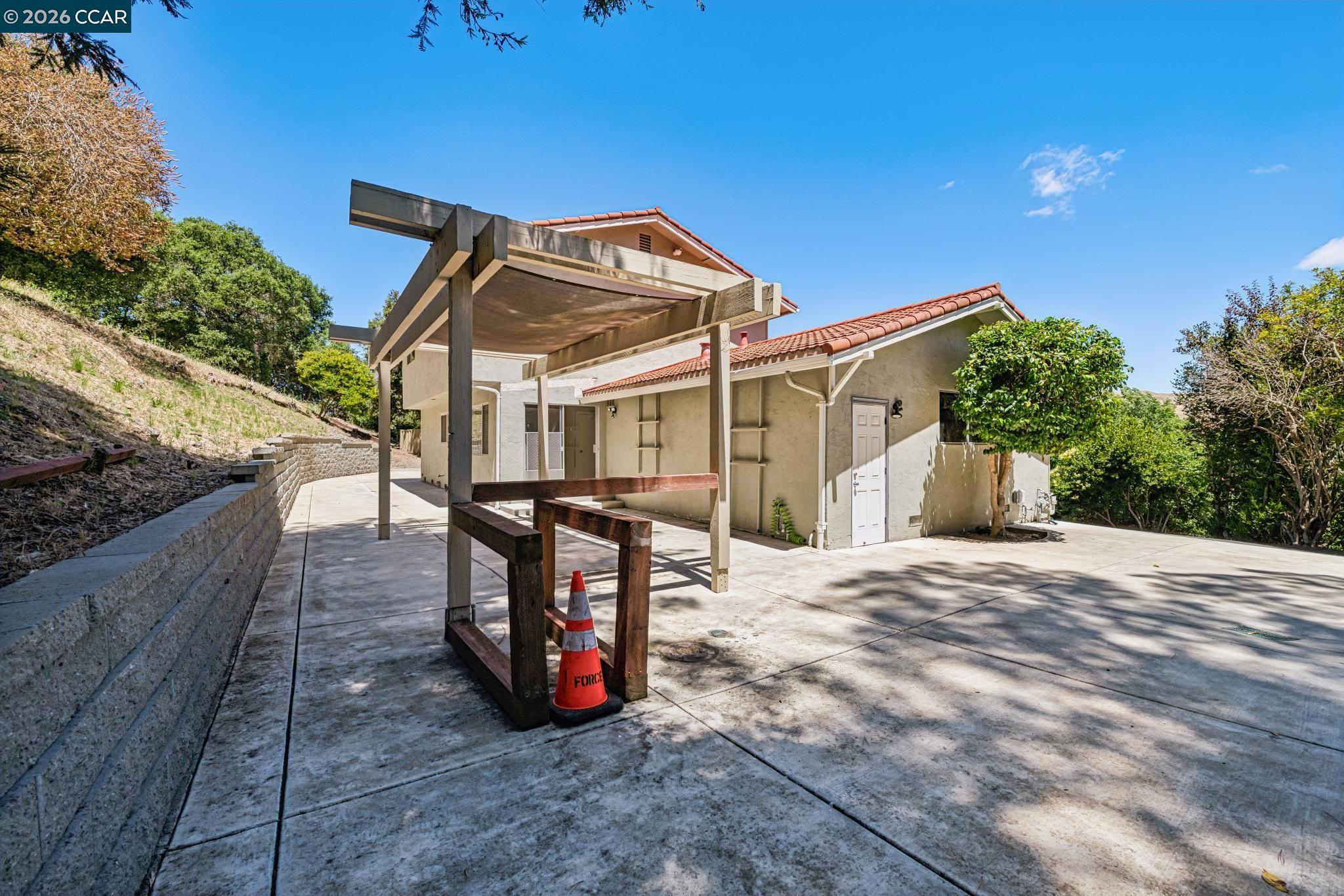 486 Butterfield Place