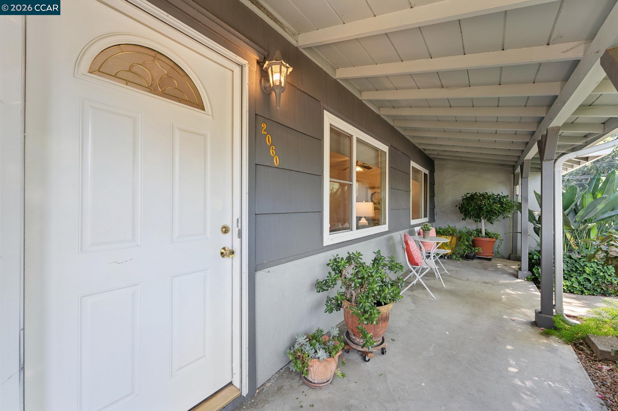 2060 Ahneita Dr.