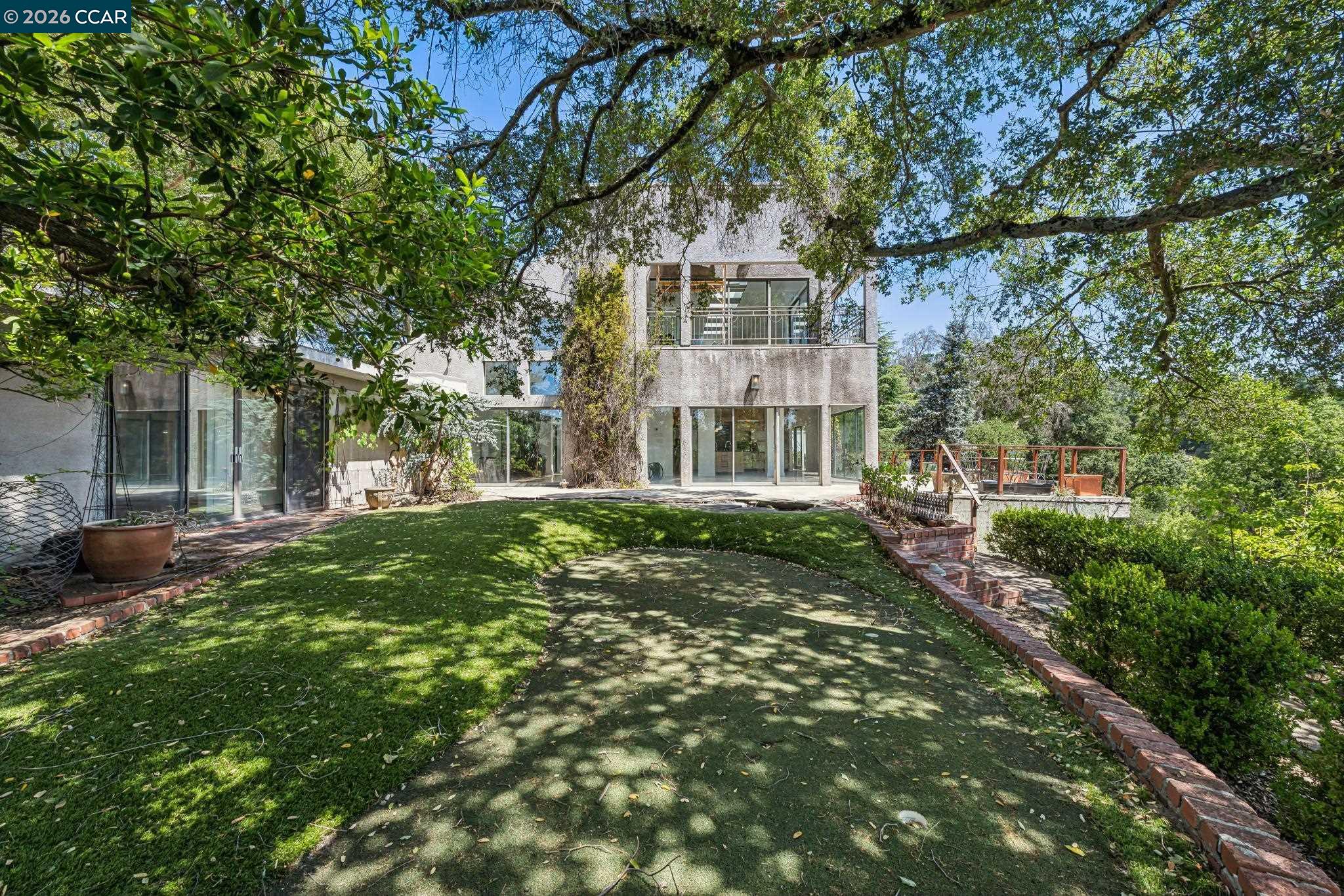 5 Oak Flat Rd.