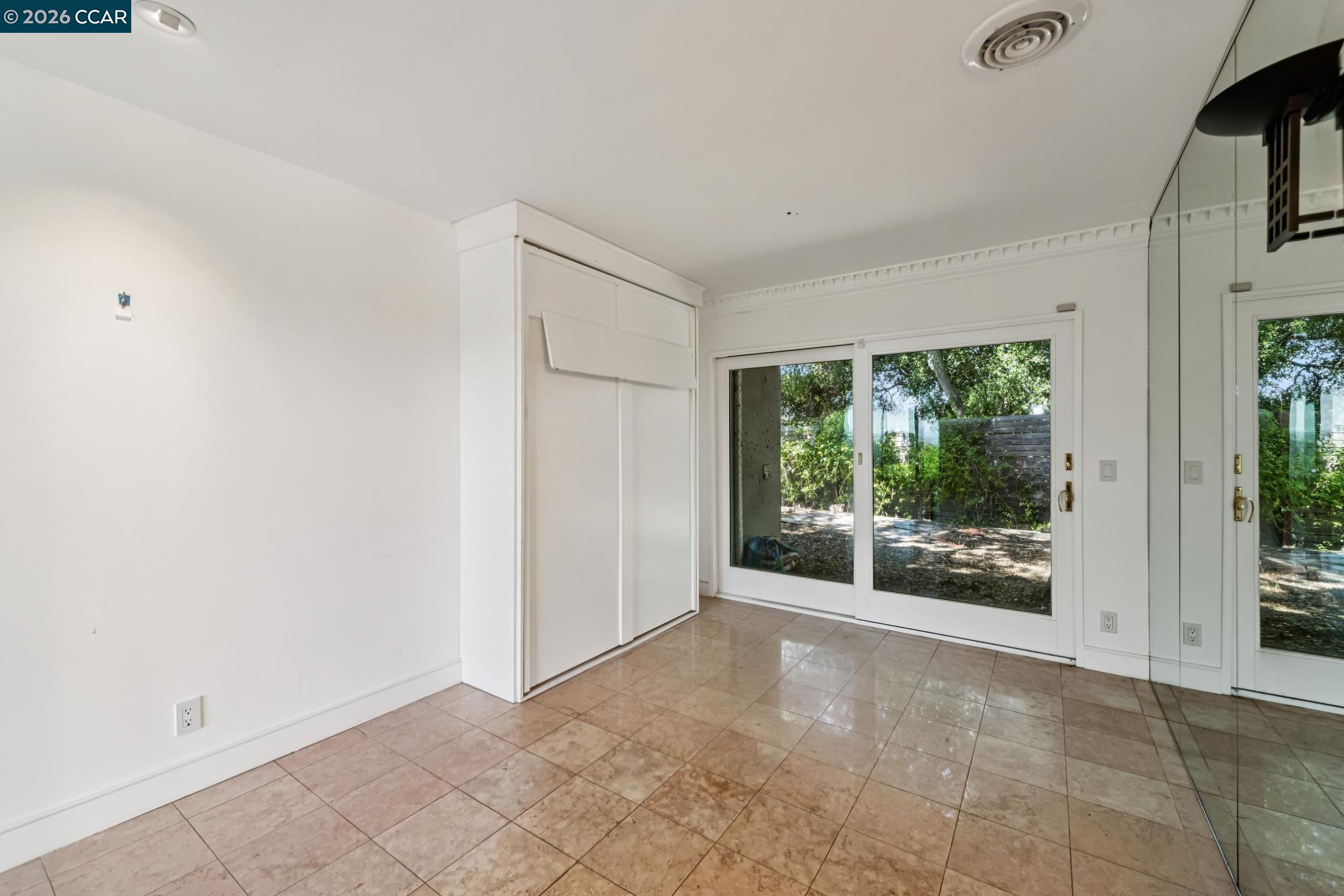 5 Oak Flat Rd.
