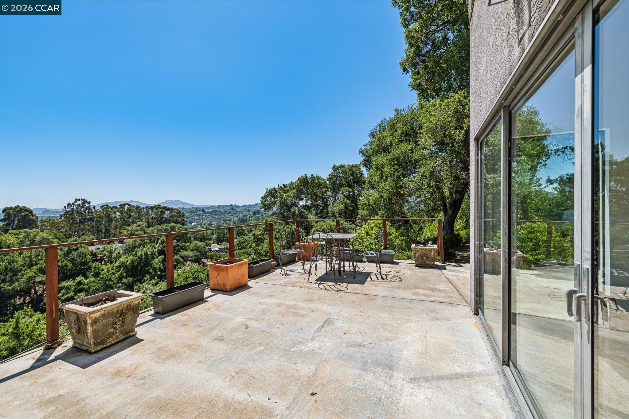 5 Oak Flat Rd.