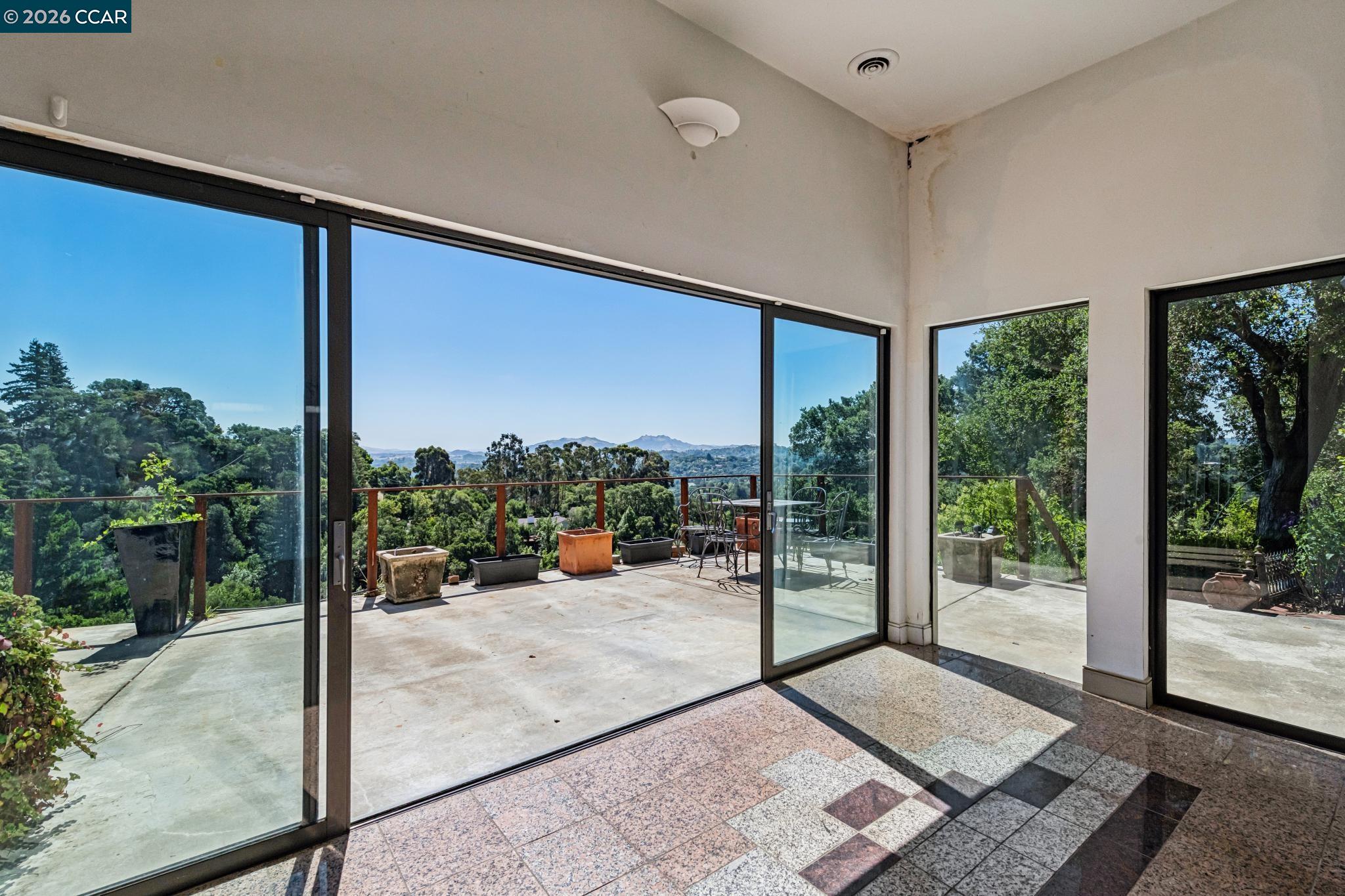 5 Oak Flat Rd.