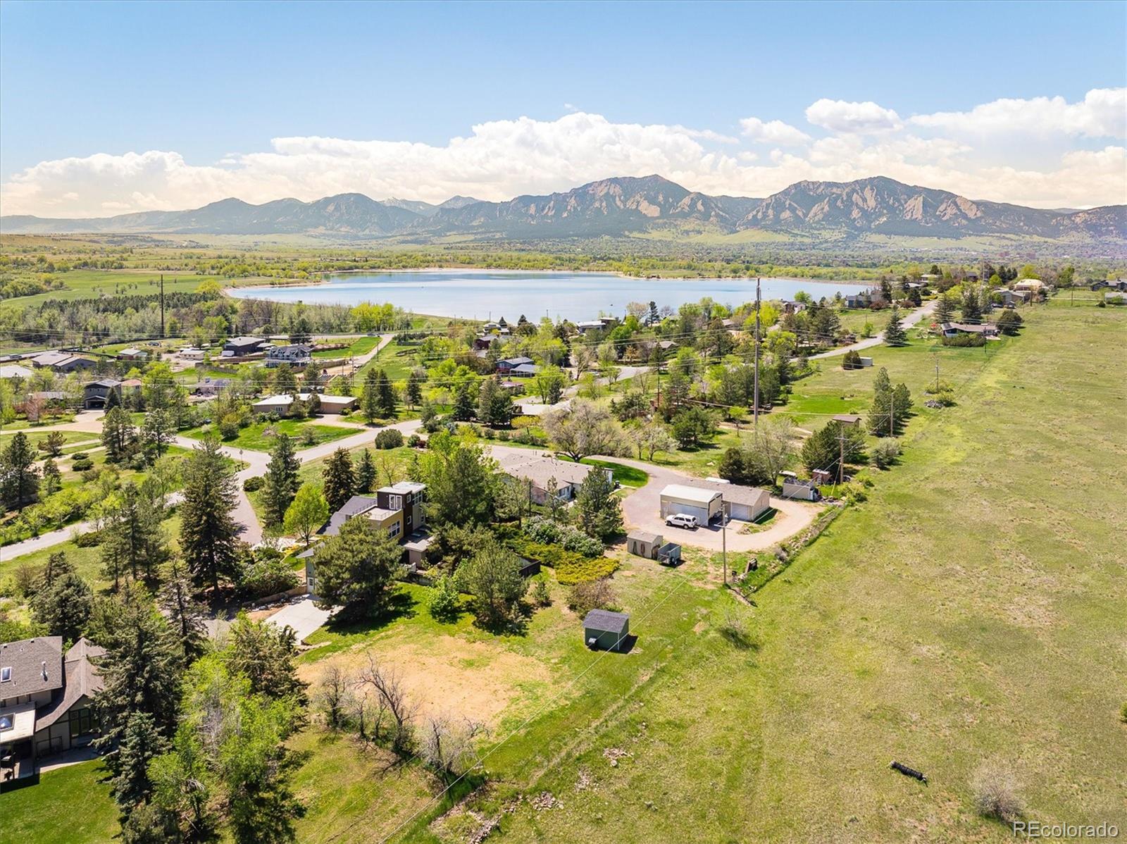 6843 Fairview Drive