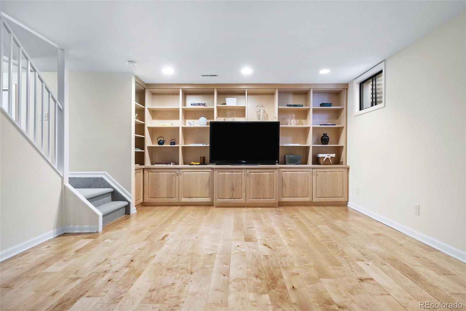 6843 Fairview Drive