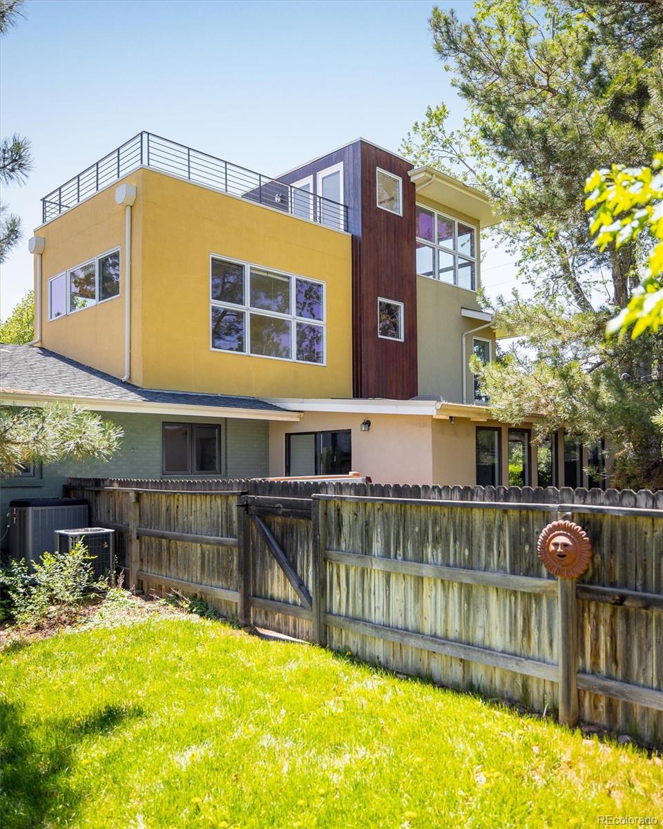 6843 Fairview Drive