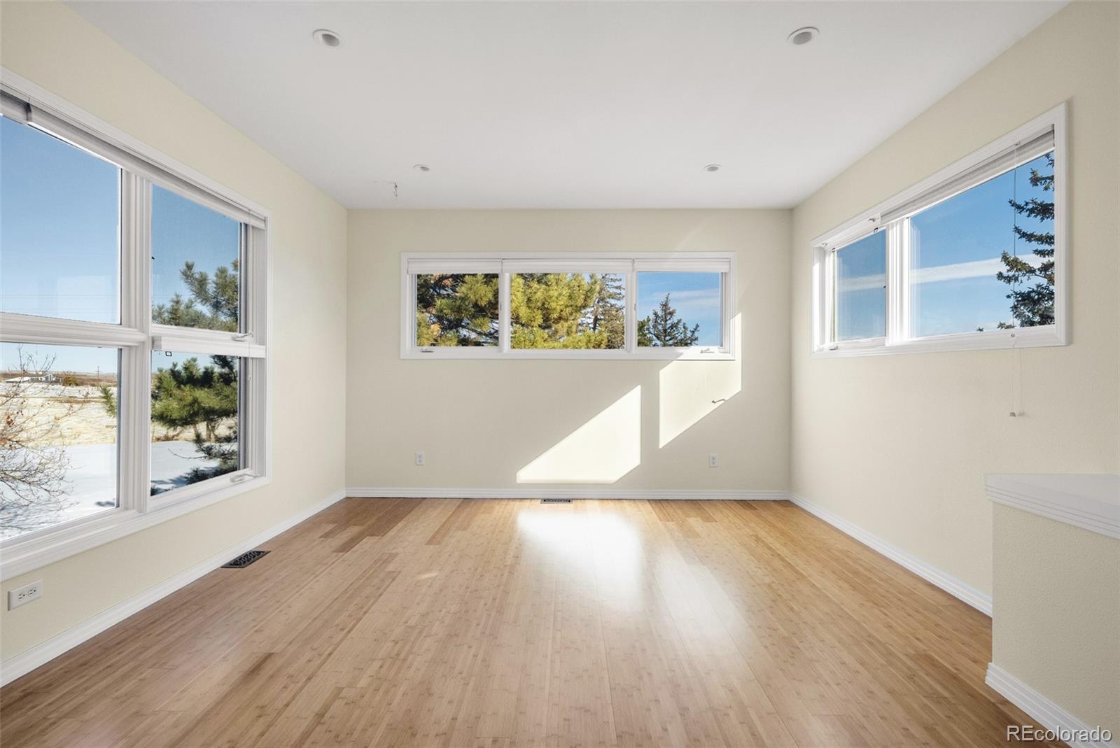 6843 Fairview Drive